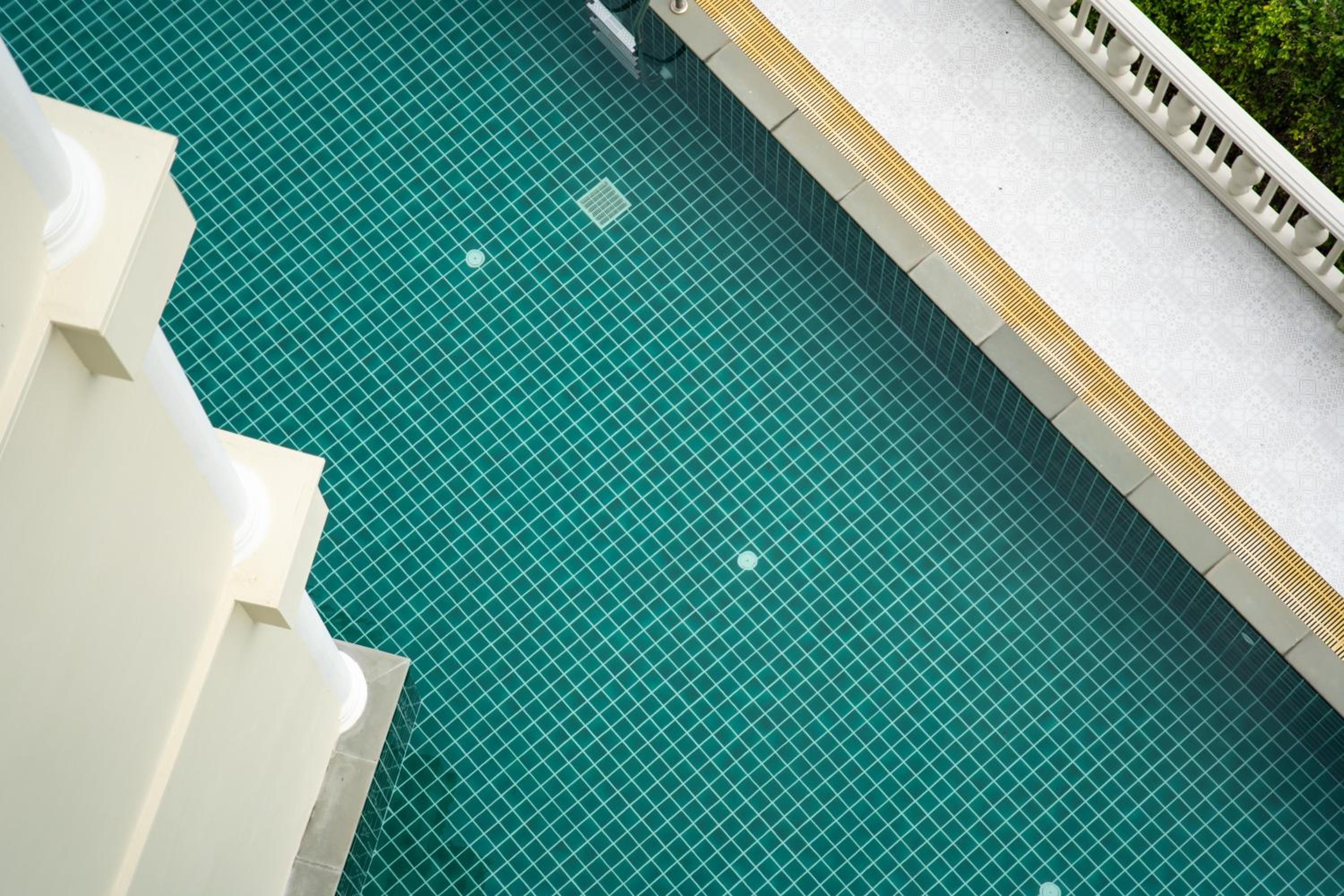 Deluxe Double Room with Pool Access