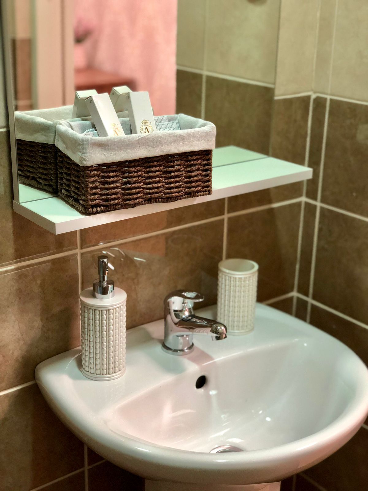 Общий 8-ми местный номер с собственным санузлом