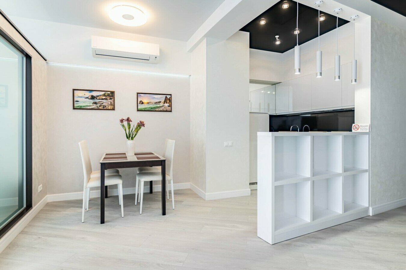 Дизайнерская студия с балконом! Пляж и набережная в 5 минутах!