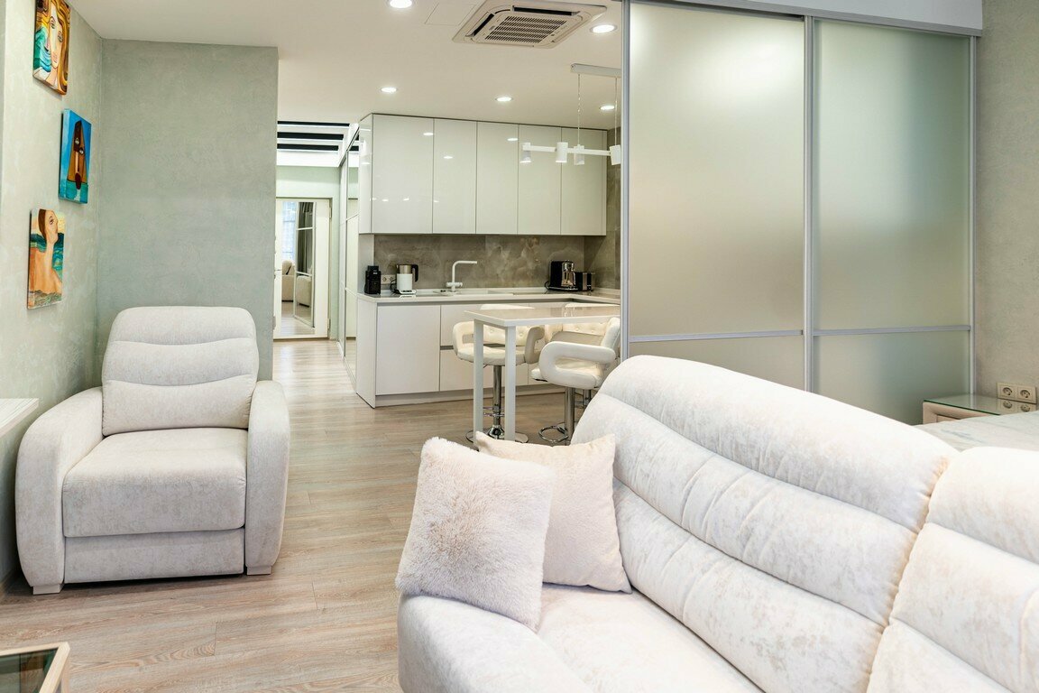 Светлая студия с потрясающим видом на море! Центр Сочи! Пляж и набережная в 5 минутах.