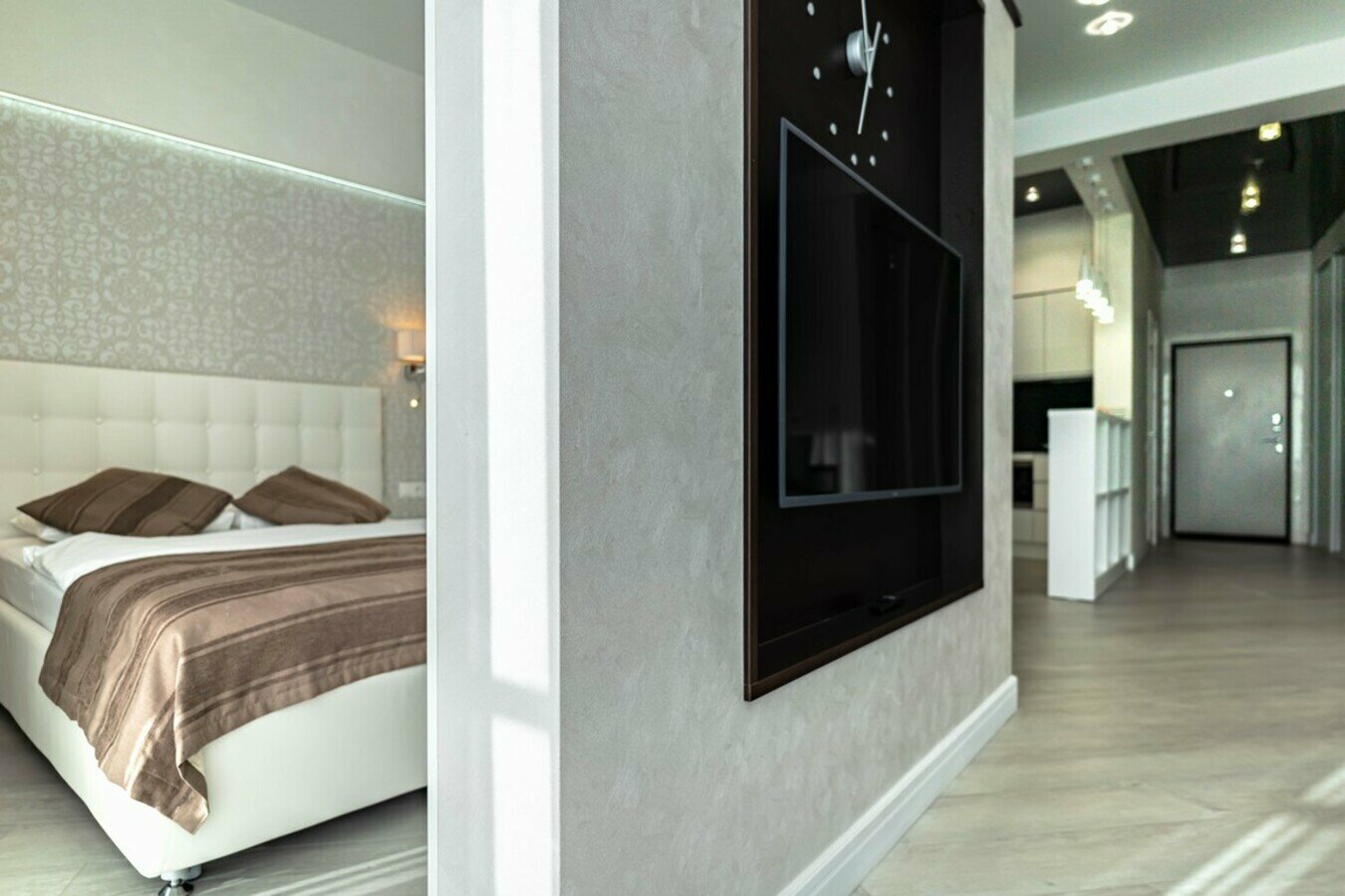 Дизайнерский апартамент с балконом! Пляж и набережная в 5 минутах! Центр Сочи!