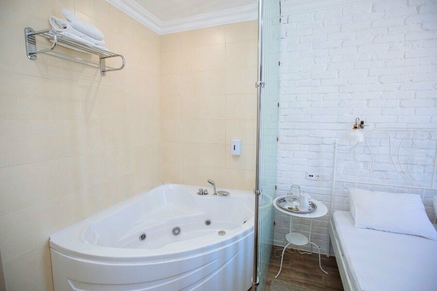 Двухместный номер с 1 кроватью и гидромассажной ванной