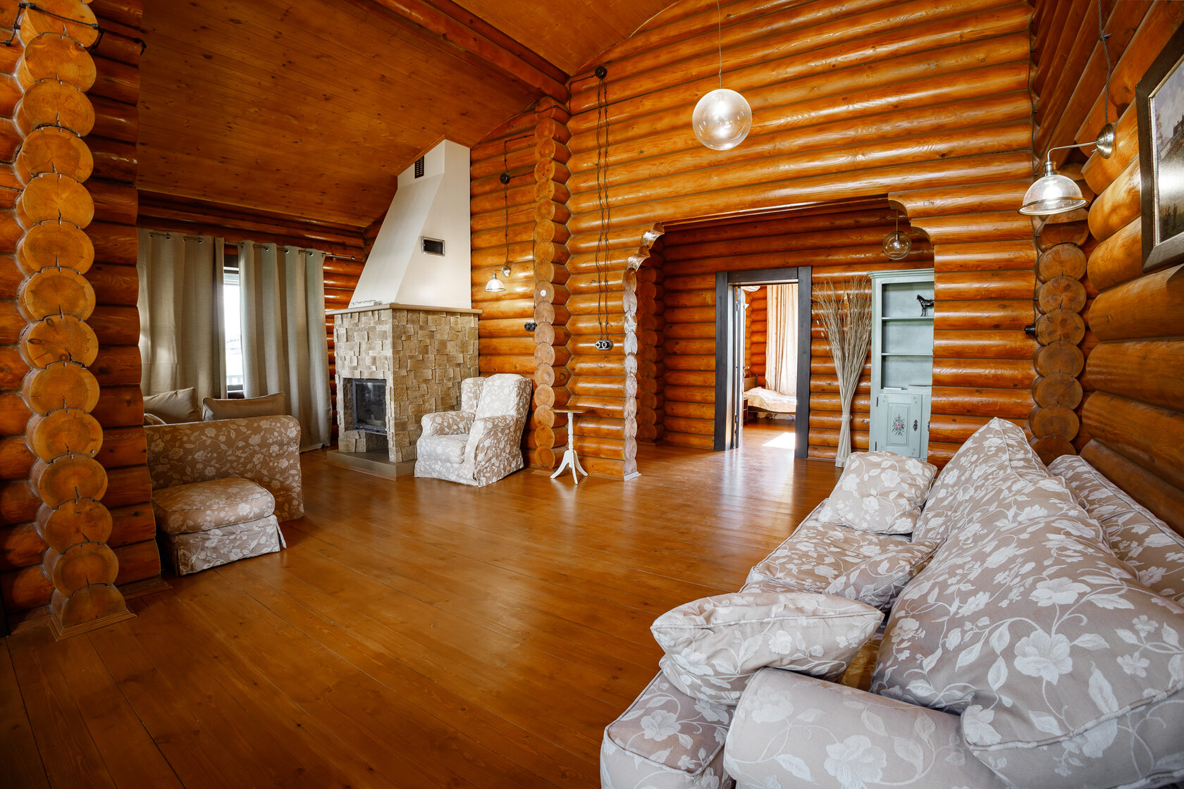 Дом из сруба №12 с камином для 4-6 гостей