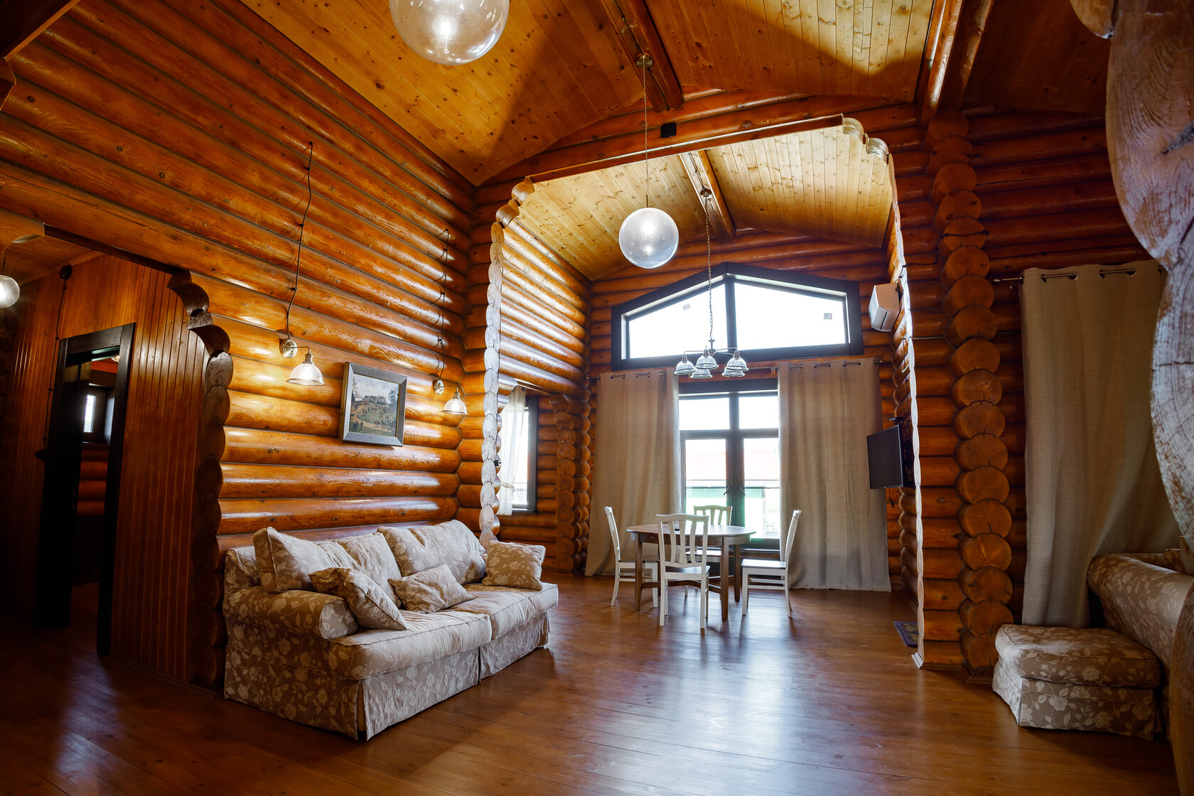 Дом из сруба №12 с камином для 4-6 гостей