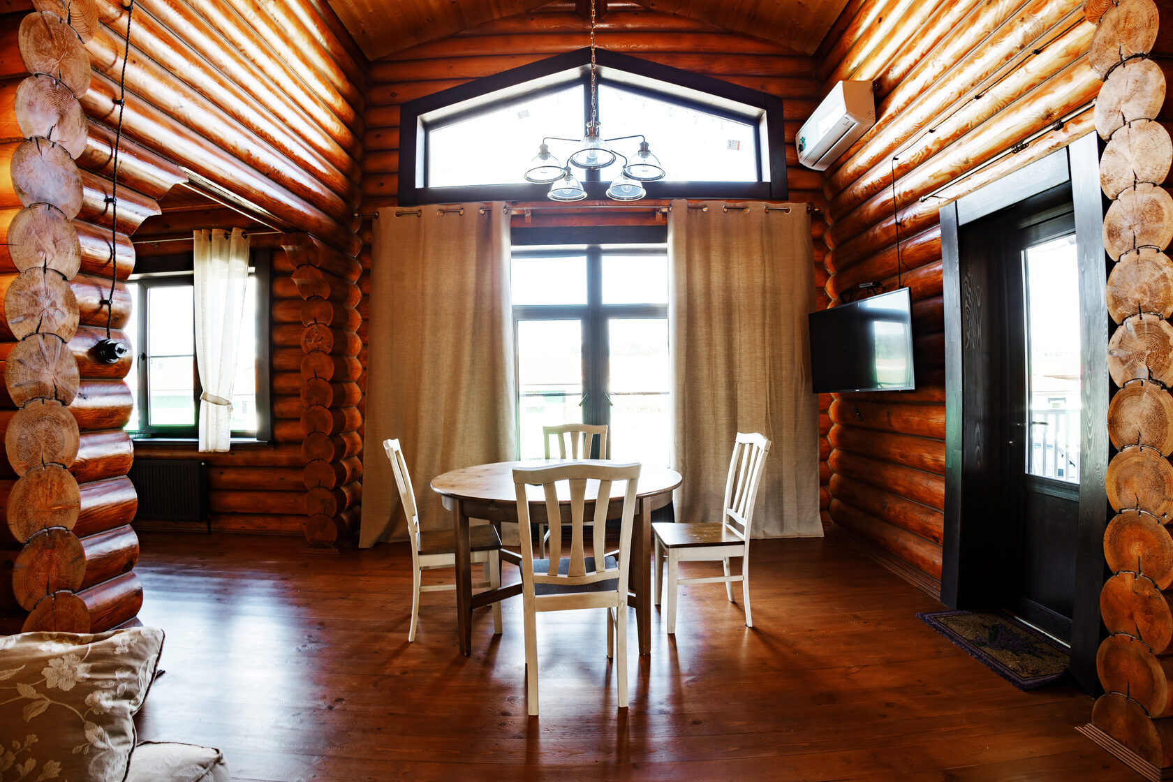 Дом из сруба №12 с камином для 4-6 гостей