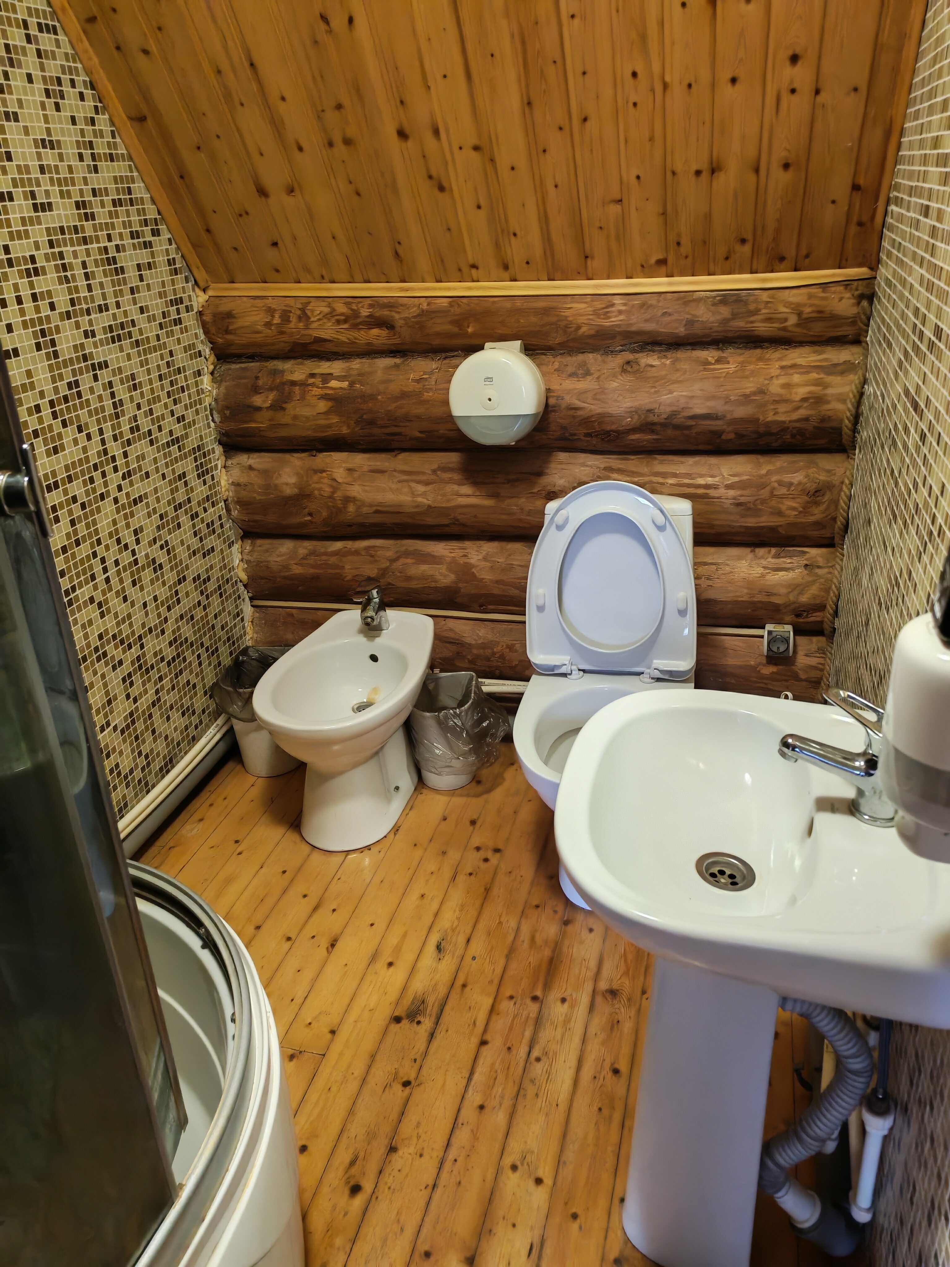 Двухместный номер с 1 кроватью или 2 отдельными кроватями и общей ванной комнатой