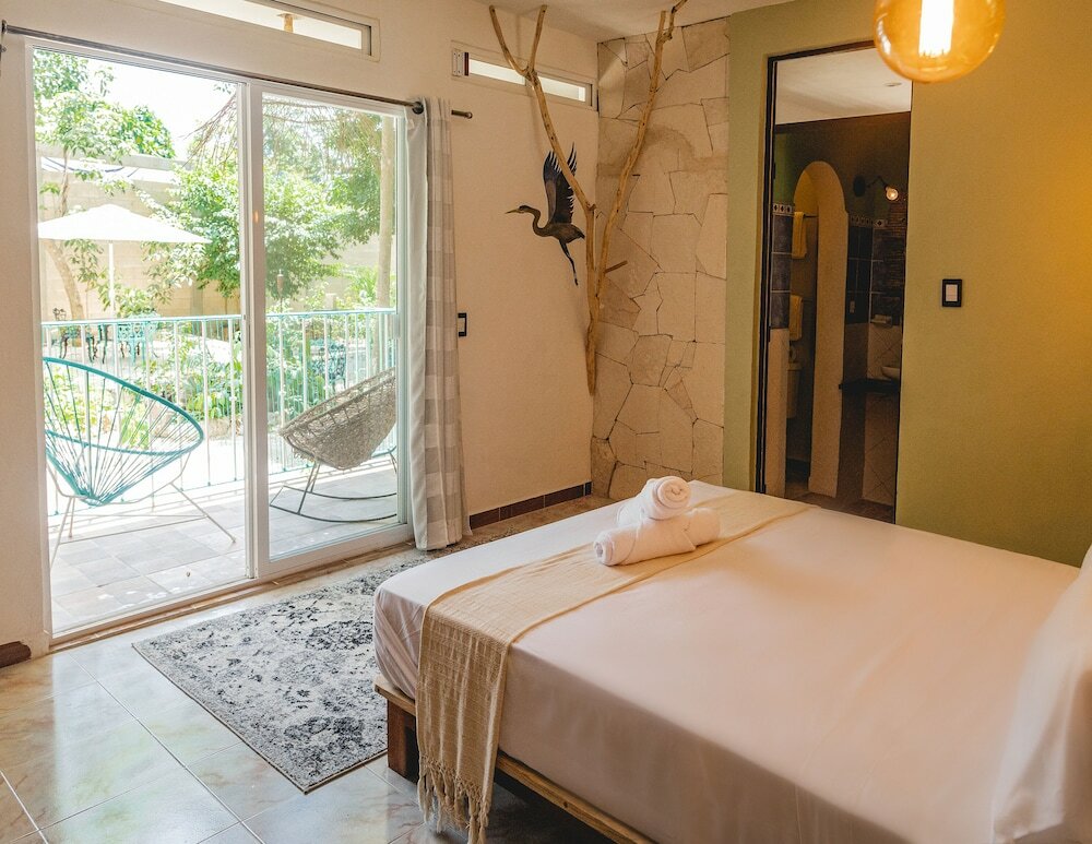 Signature Room, 1 Queen Bed, Terrace, Garden View