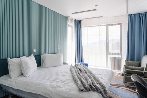 Стандарт с большой двуспальной кроватью