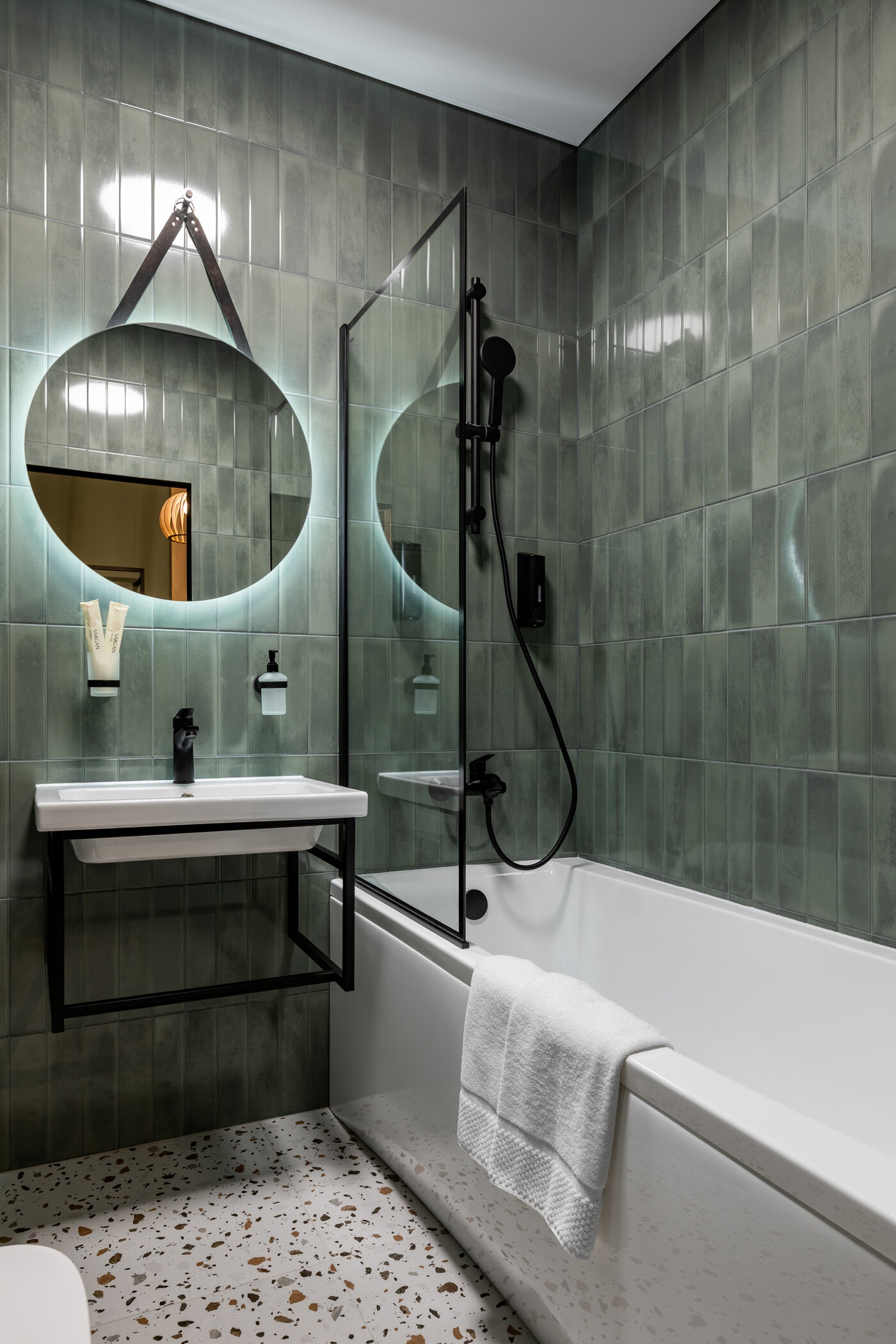 Cемейный номер с собственной ванной комнатой