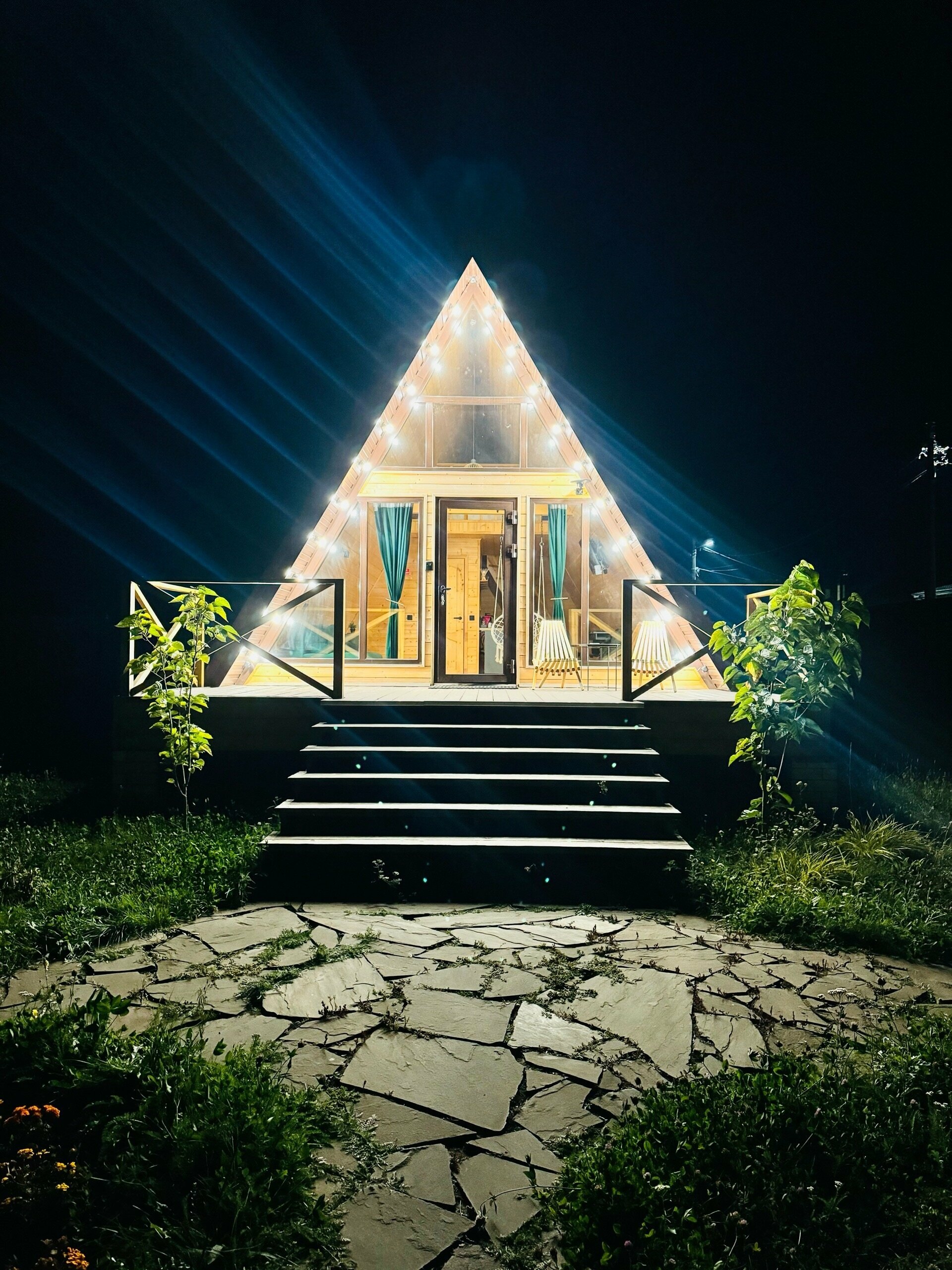 Дом треугольником