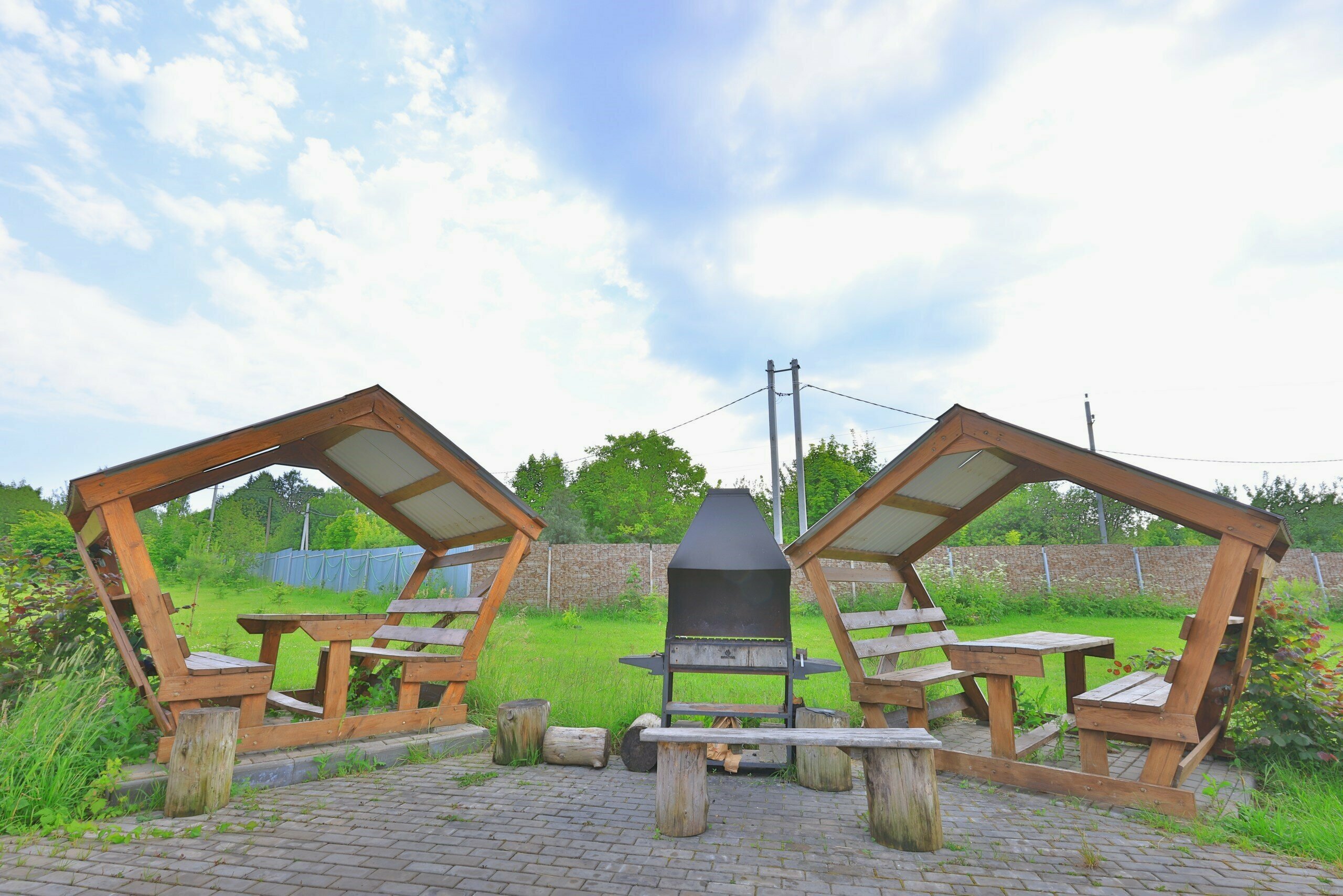 Коттедж с балконом