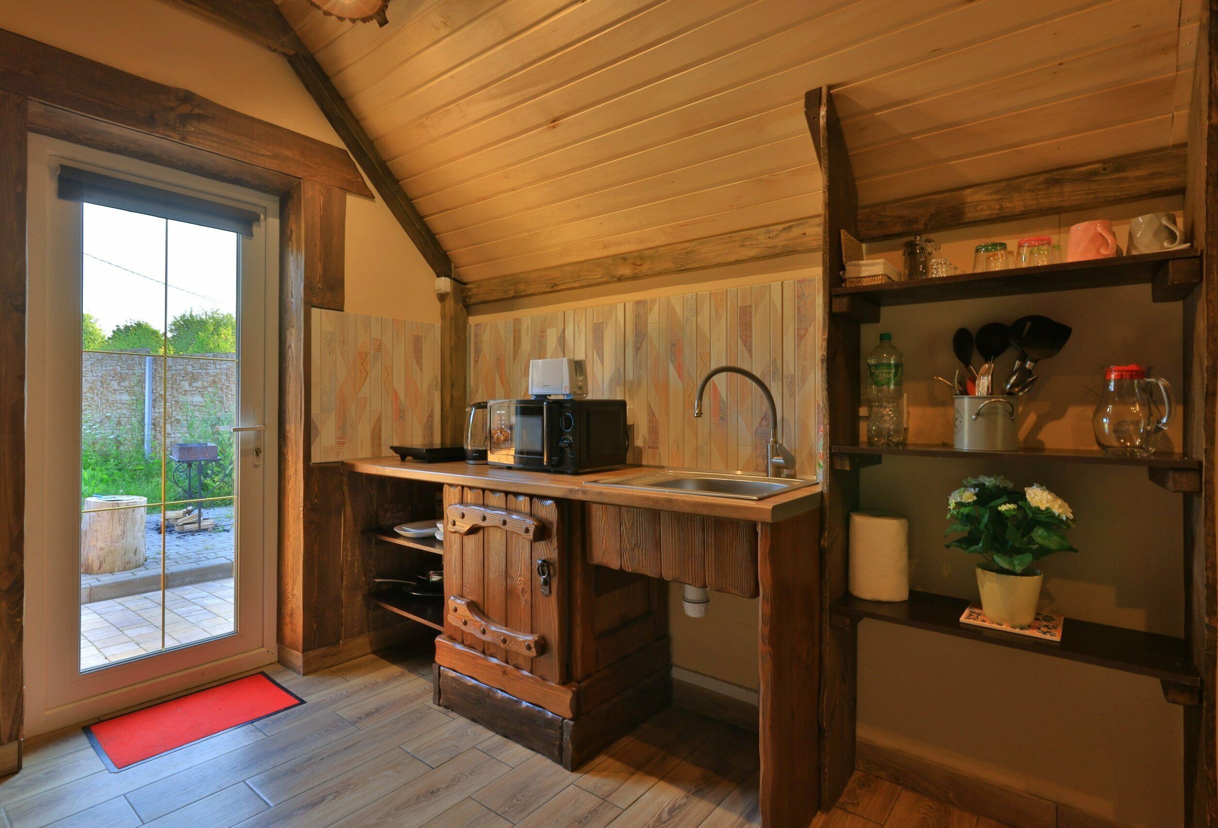 Коттедж с балконом