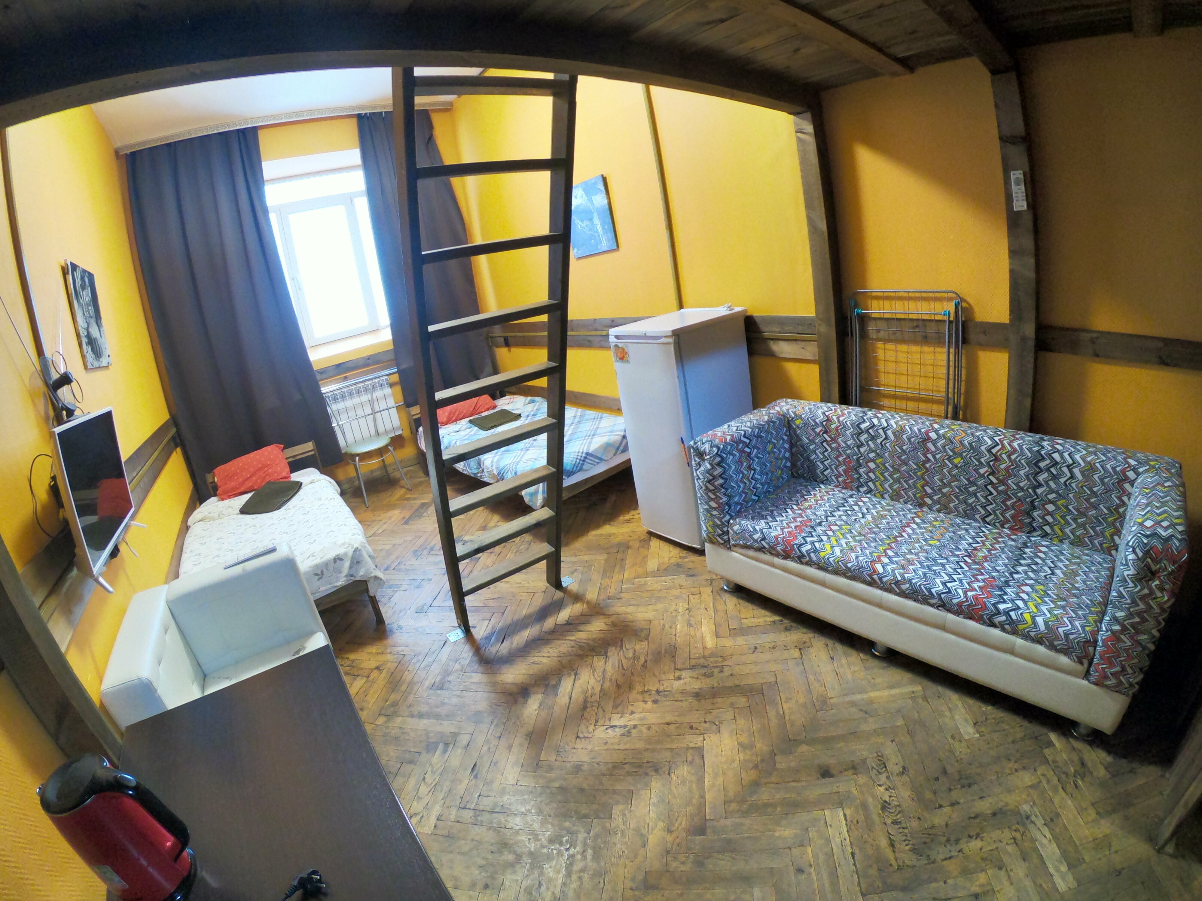 Двухуровневый четырехместный номер