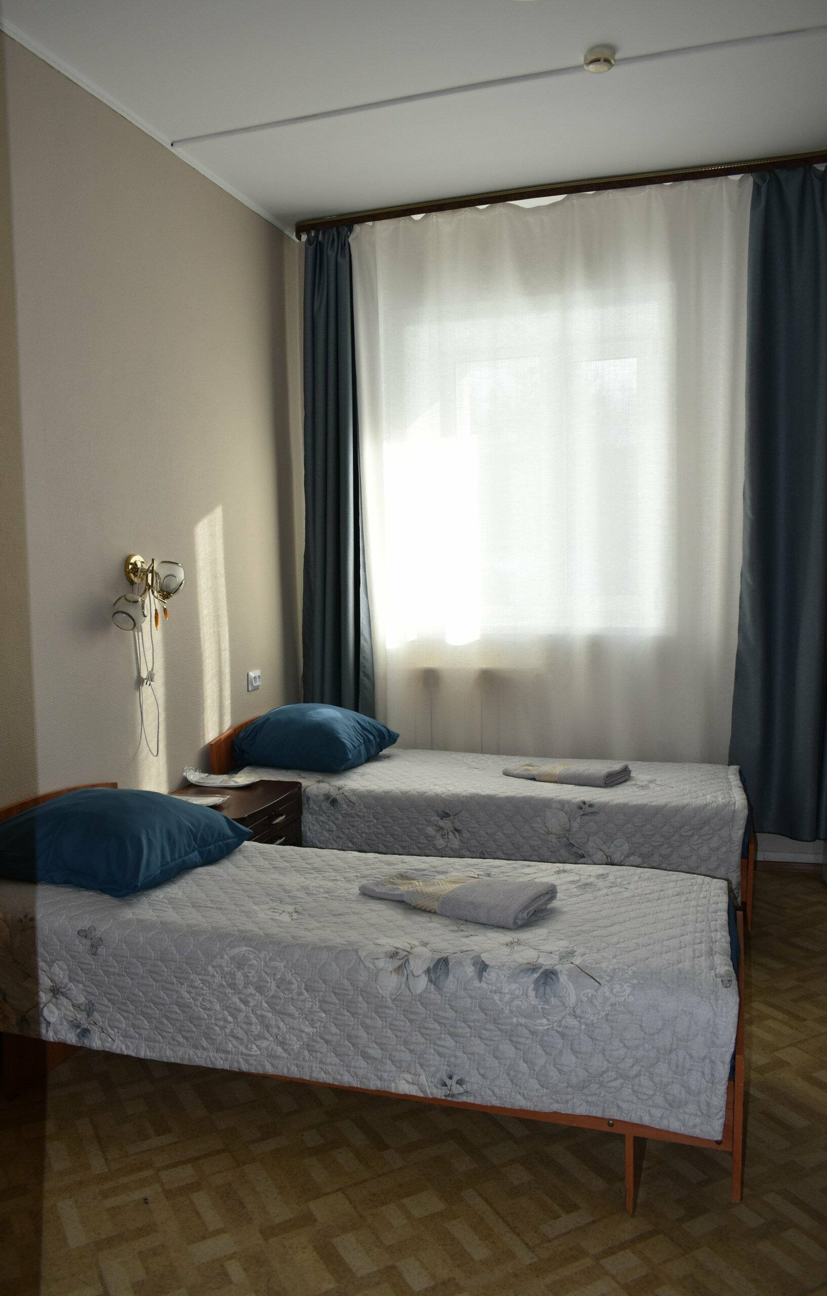 Двухместный номер с общем душем и туалетом