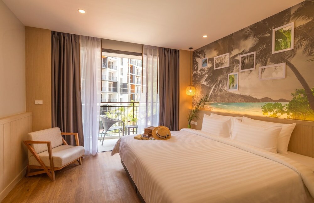 Deluxe Room with Pool View