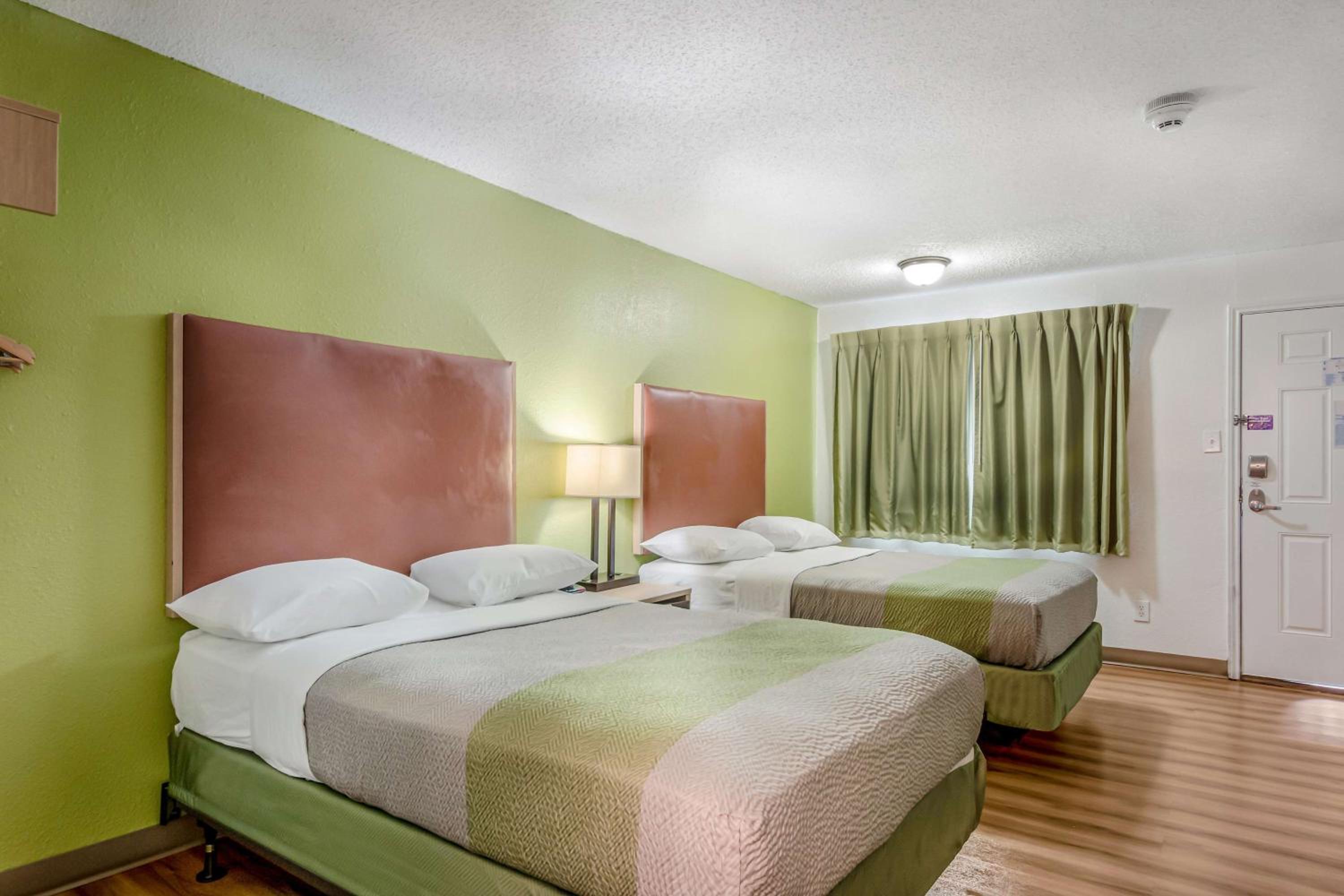 Quadruple Room - Non-Smoking