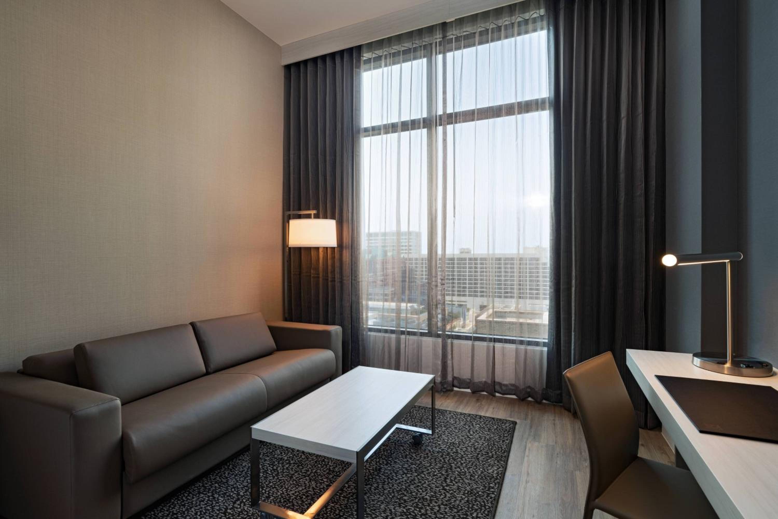 Deluxe Guest room, 1 King, Sofa bed