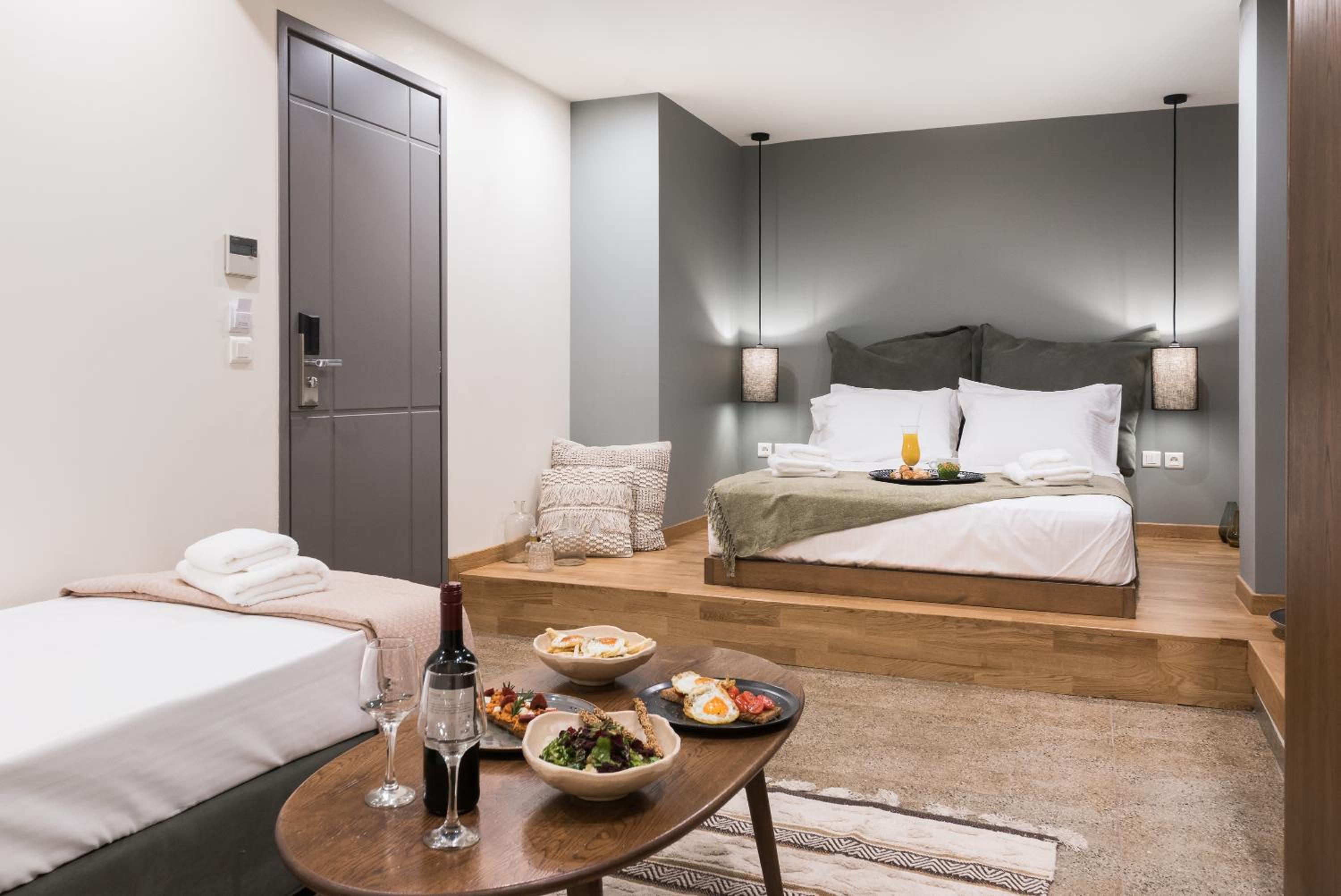 Senior Suite Metropolis View