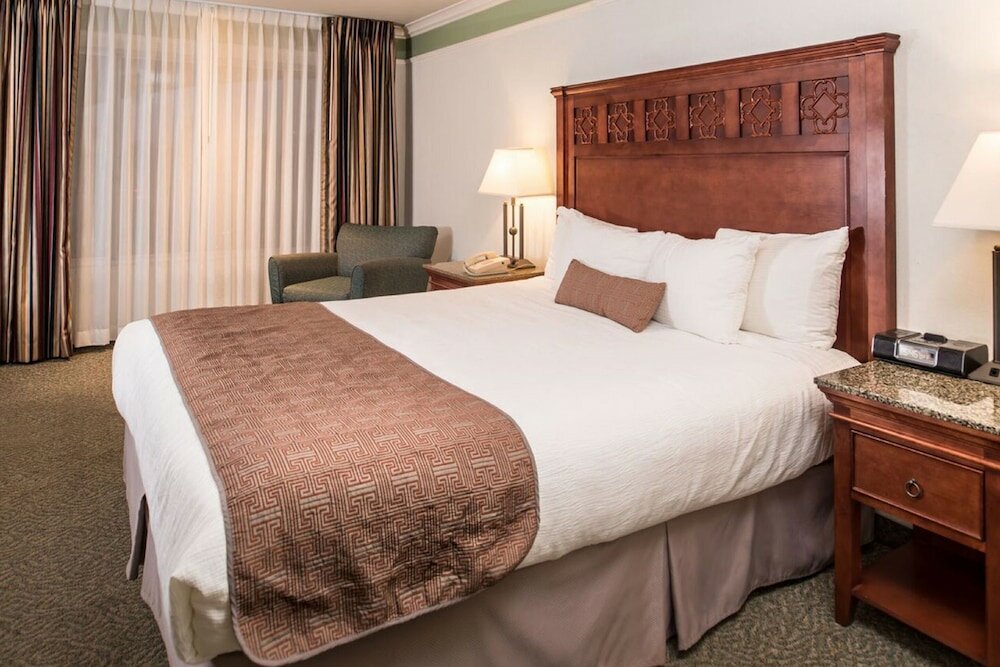 Standard Room, 1 King Bed