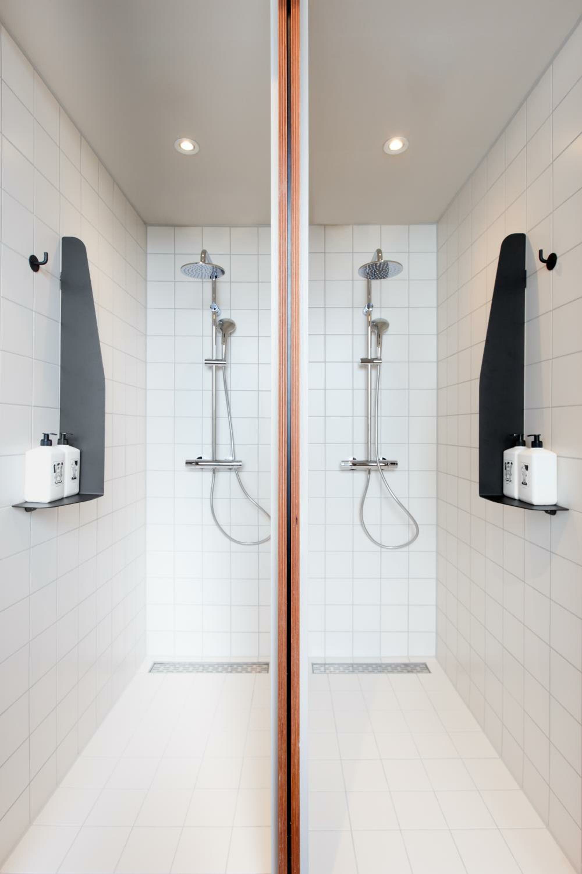 Sleep Cabin with Shared Bathroom