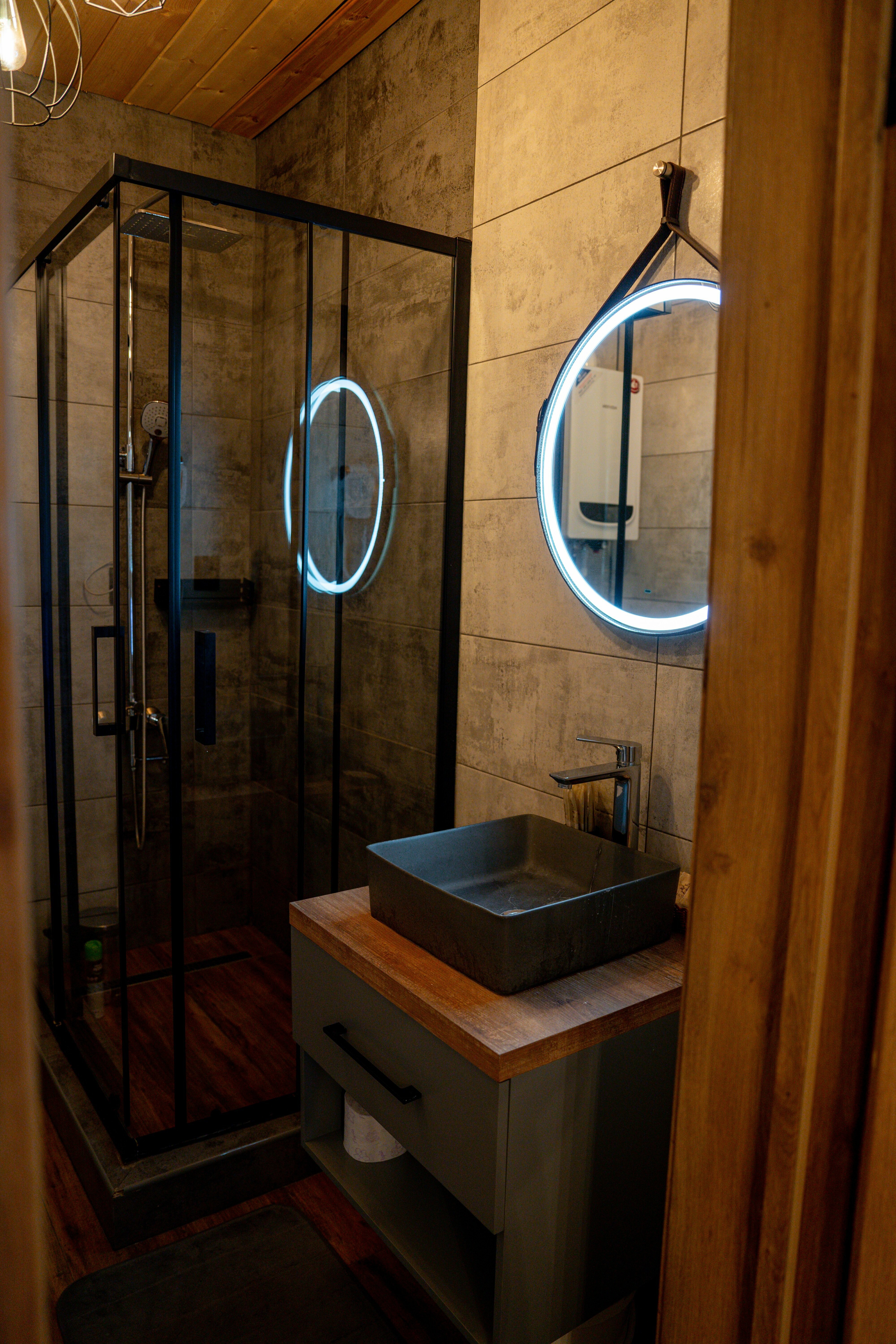 Шестиместный люкс с беседкой, террасой  и мангальной зоной