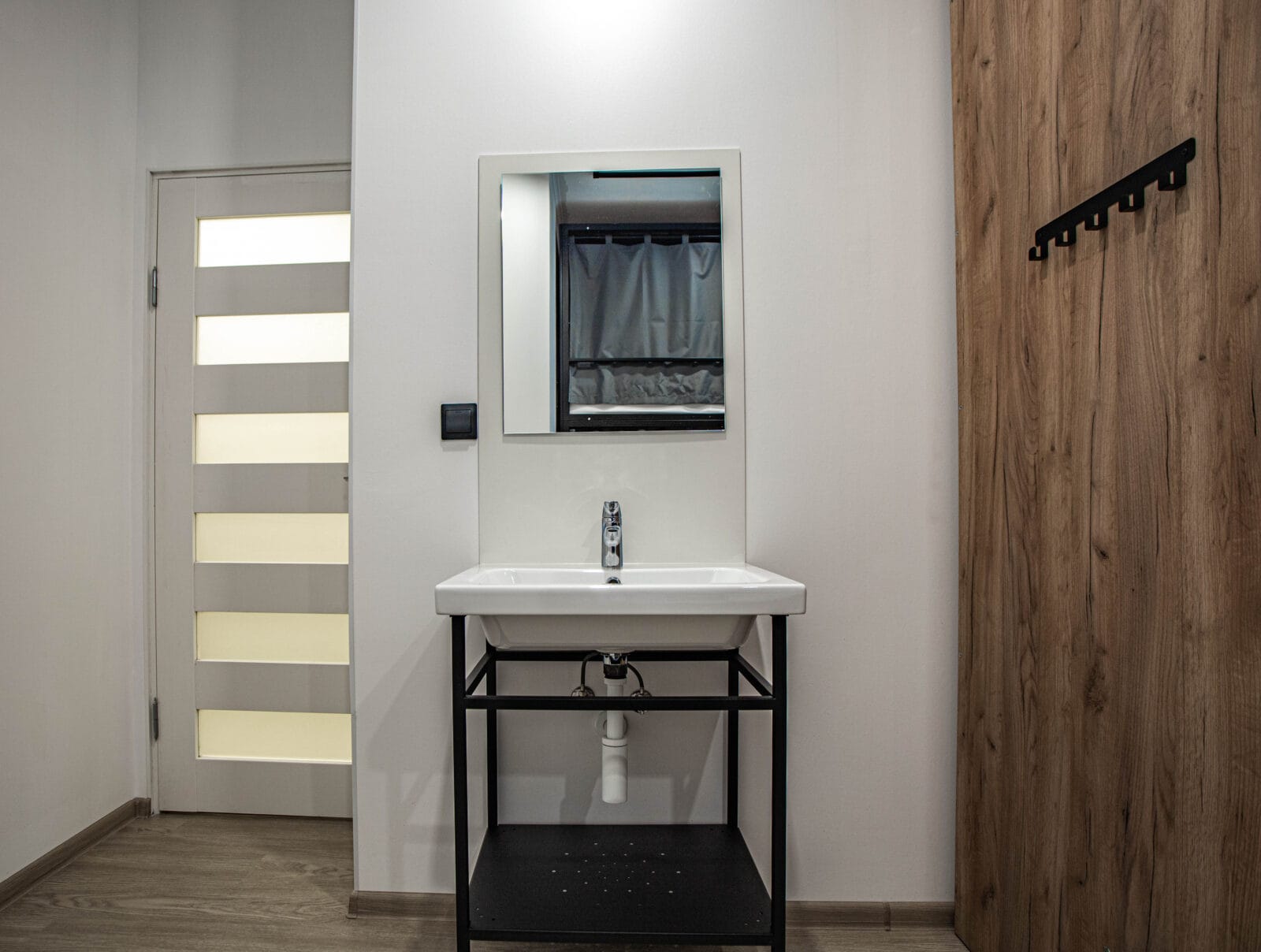 Кровать в общем номере для мужчин с 4 кроватями