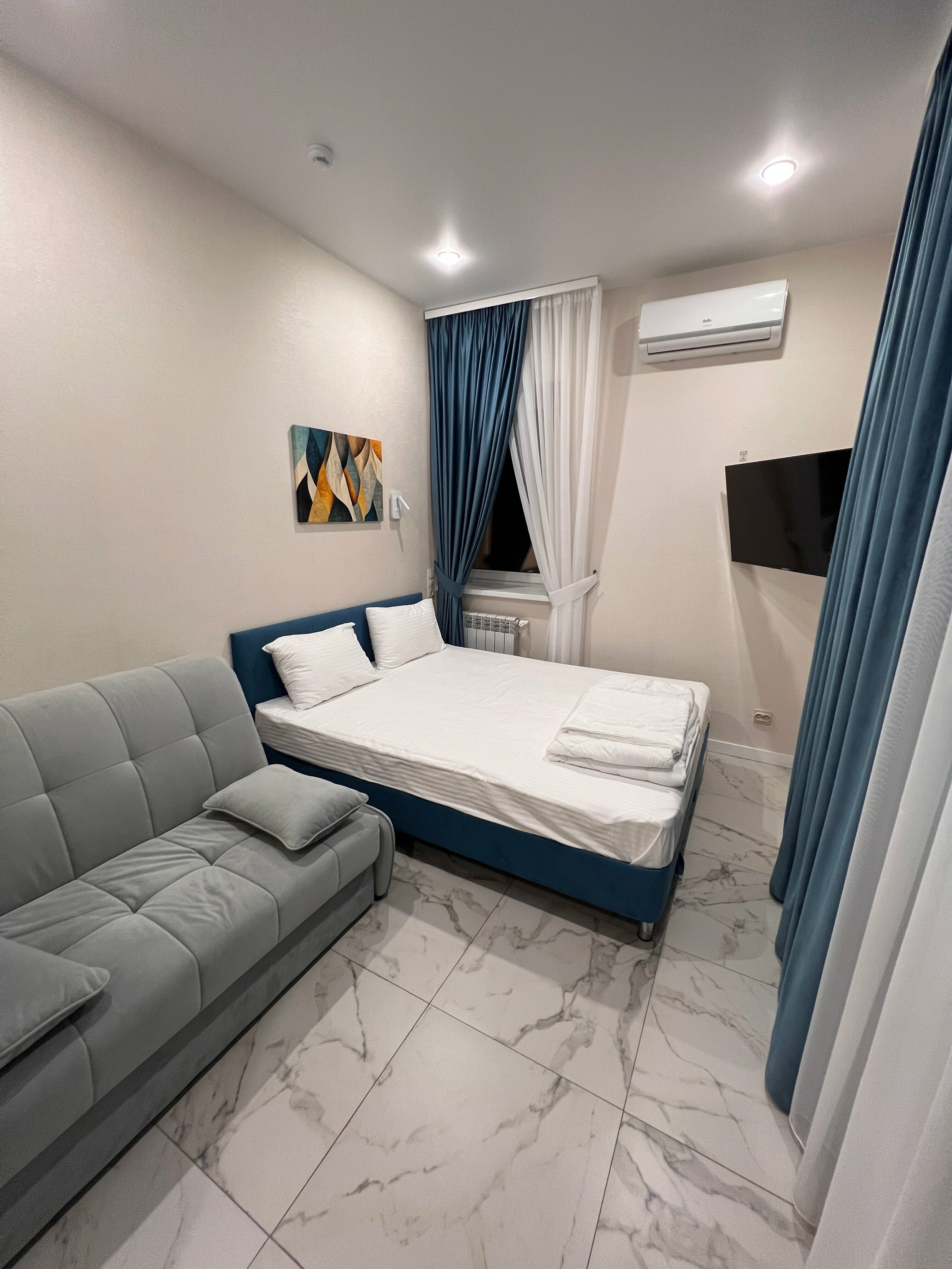 Трехместный номер «Комфорт» с душем