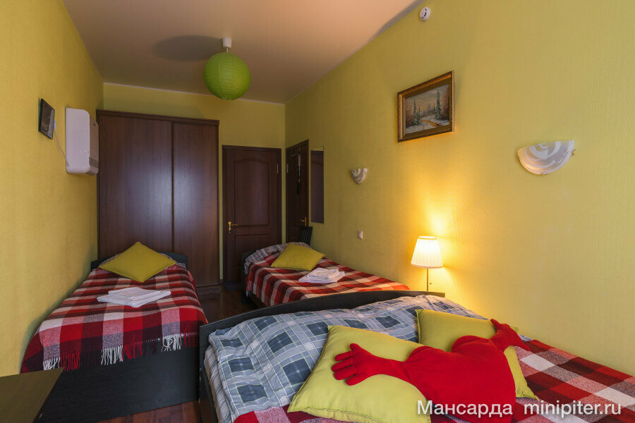 Семейный номер с общей ванной комнатой