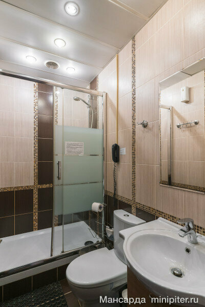 Семейный номер с общей ванной комнатой