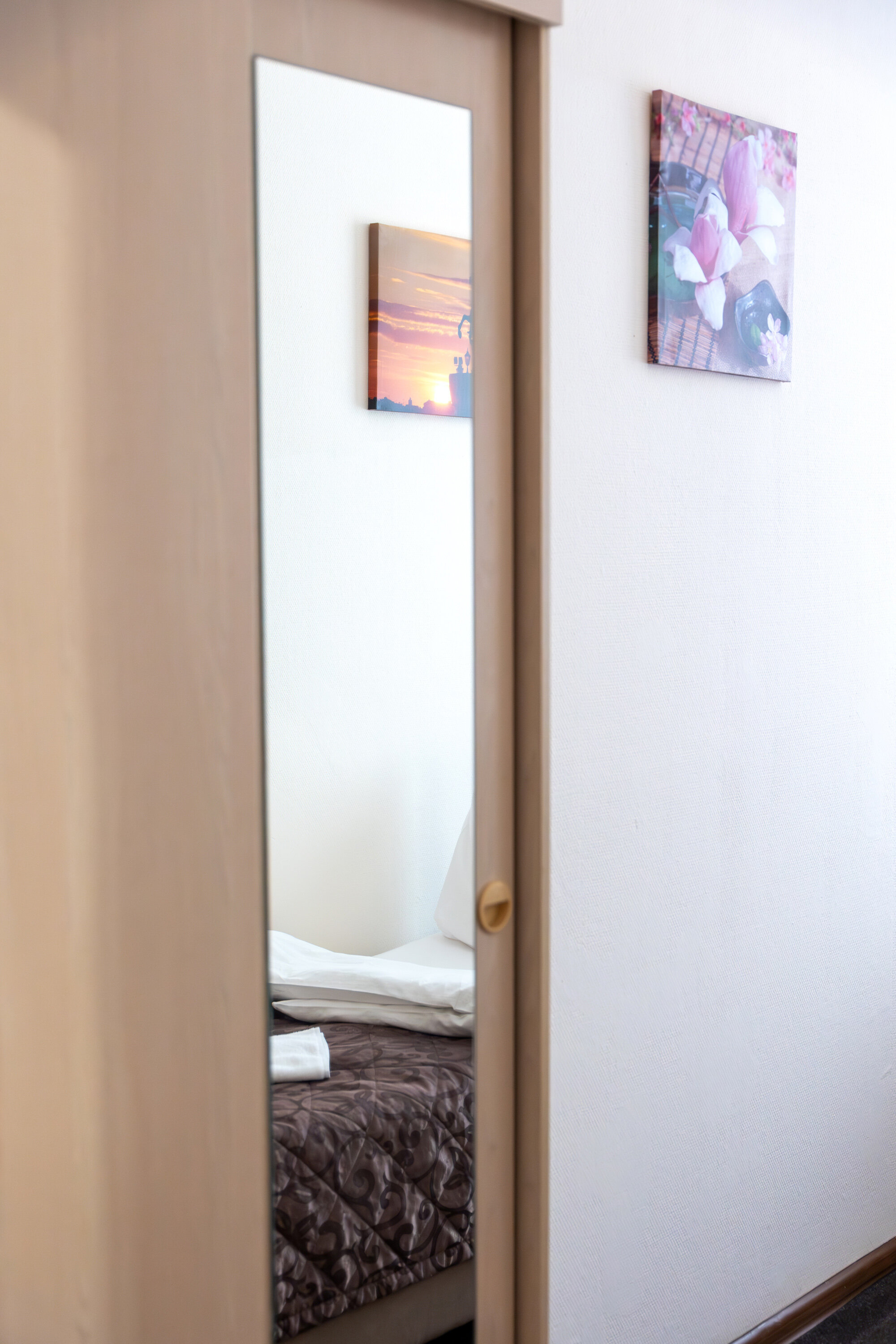 Двухместный номер эконом-класса с 2 отдельными кроватями