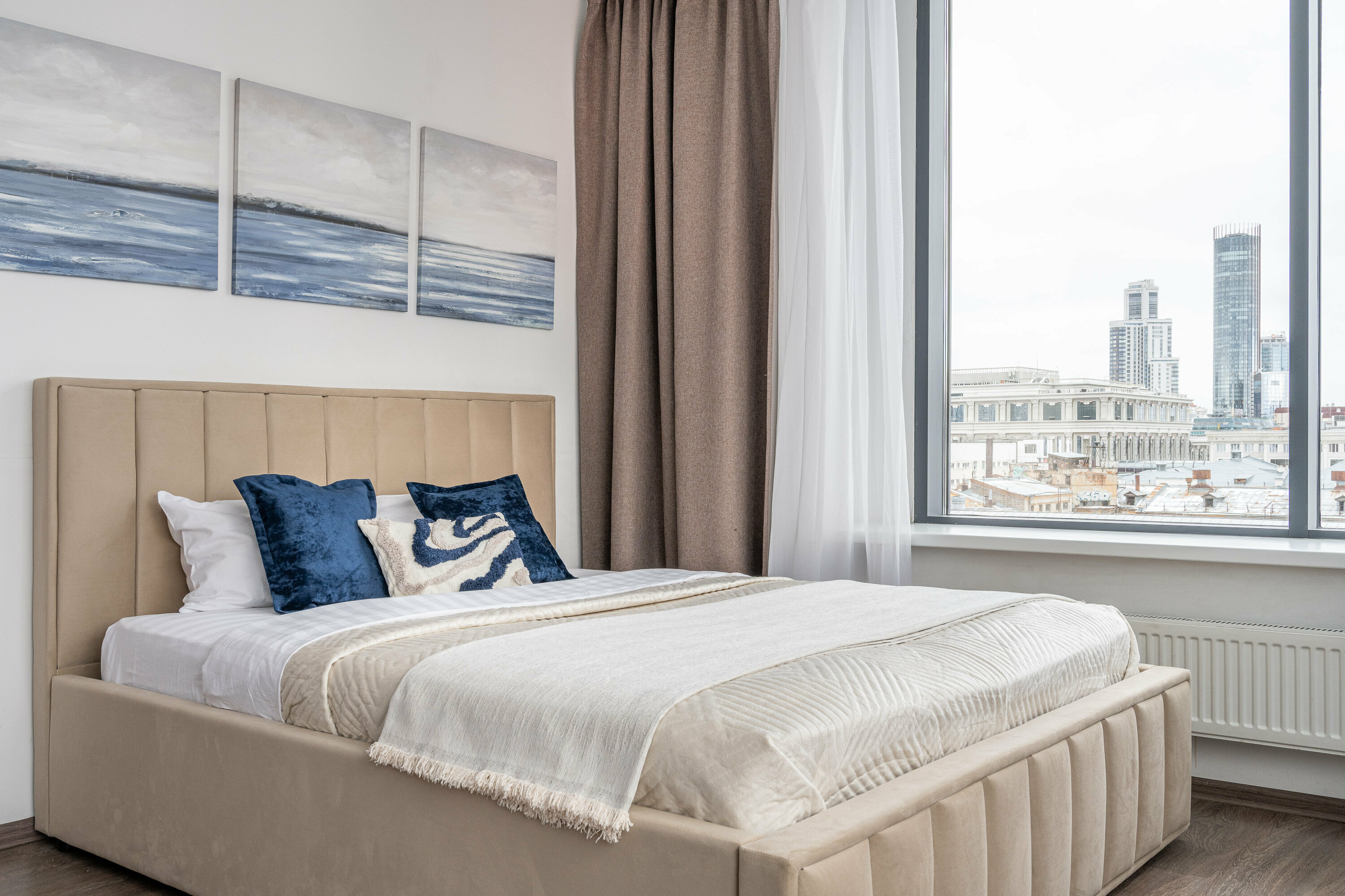 7. Номер с видом на центр города (17)