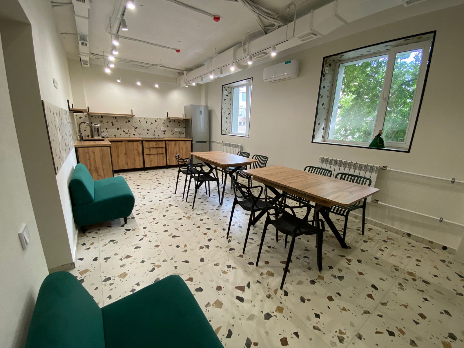 Кровать в общем 4-местном номере для мужчин и женщин