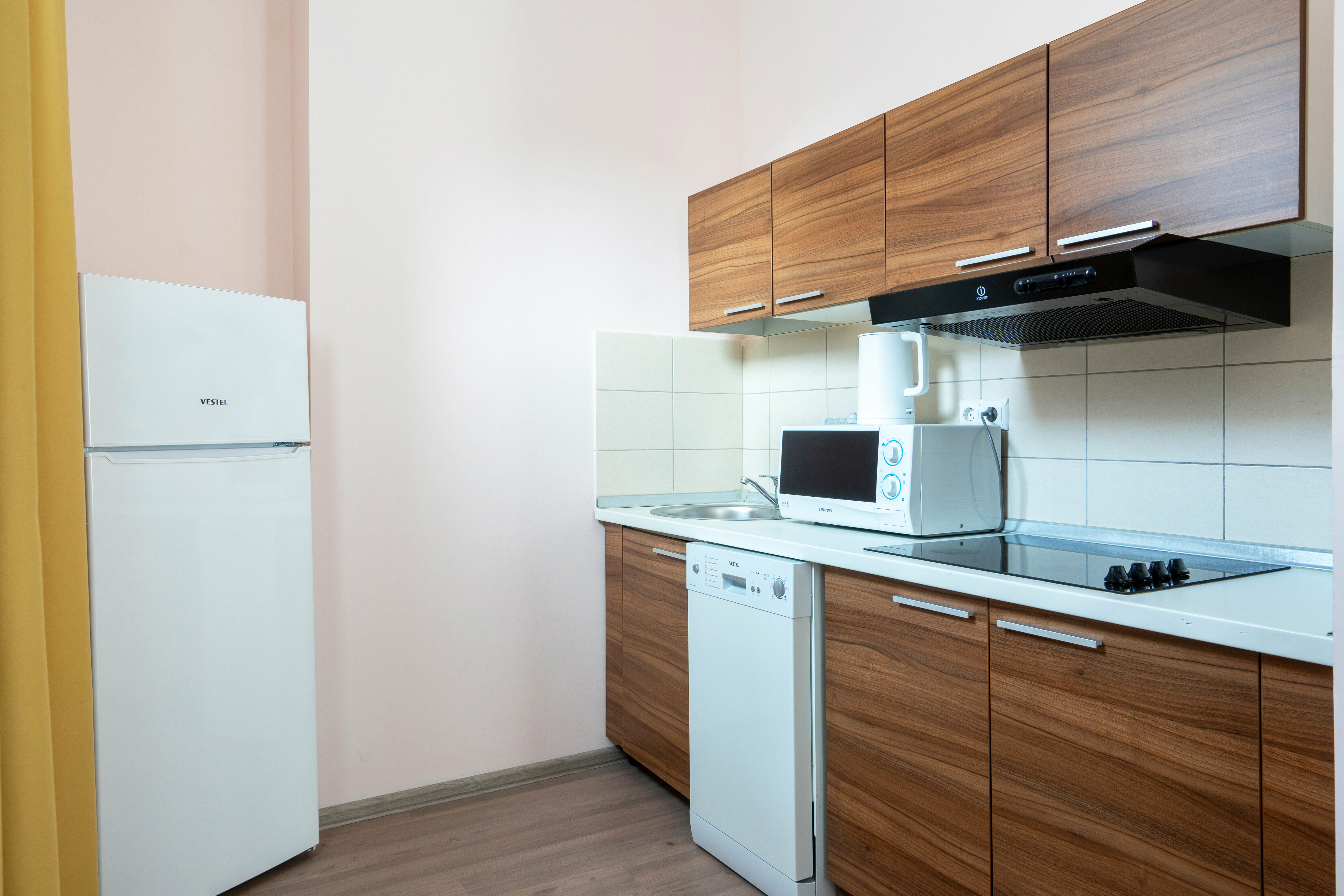 Увеличенная студия