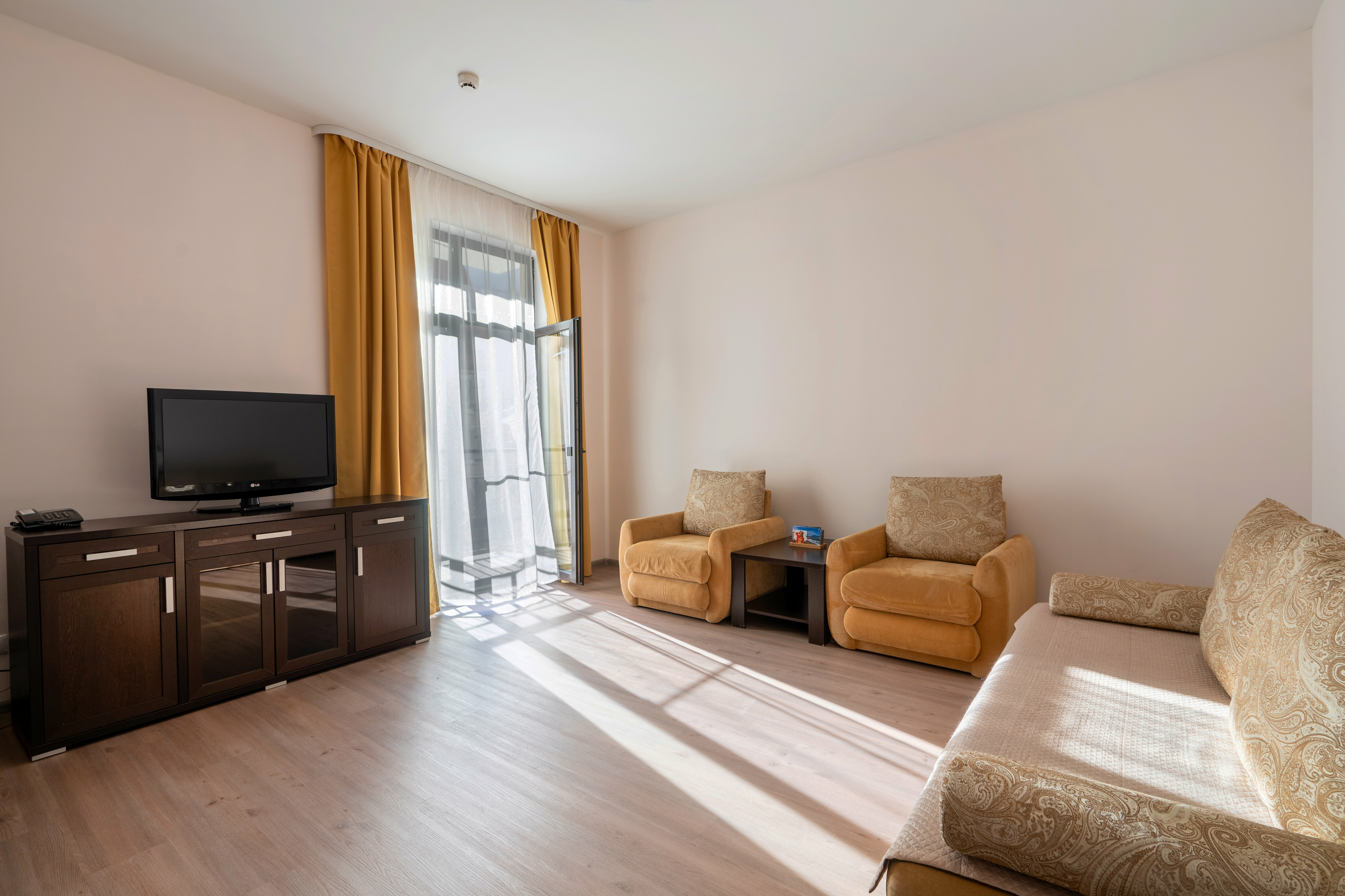 3-комнатные апартаменты с отдельной кухней