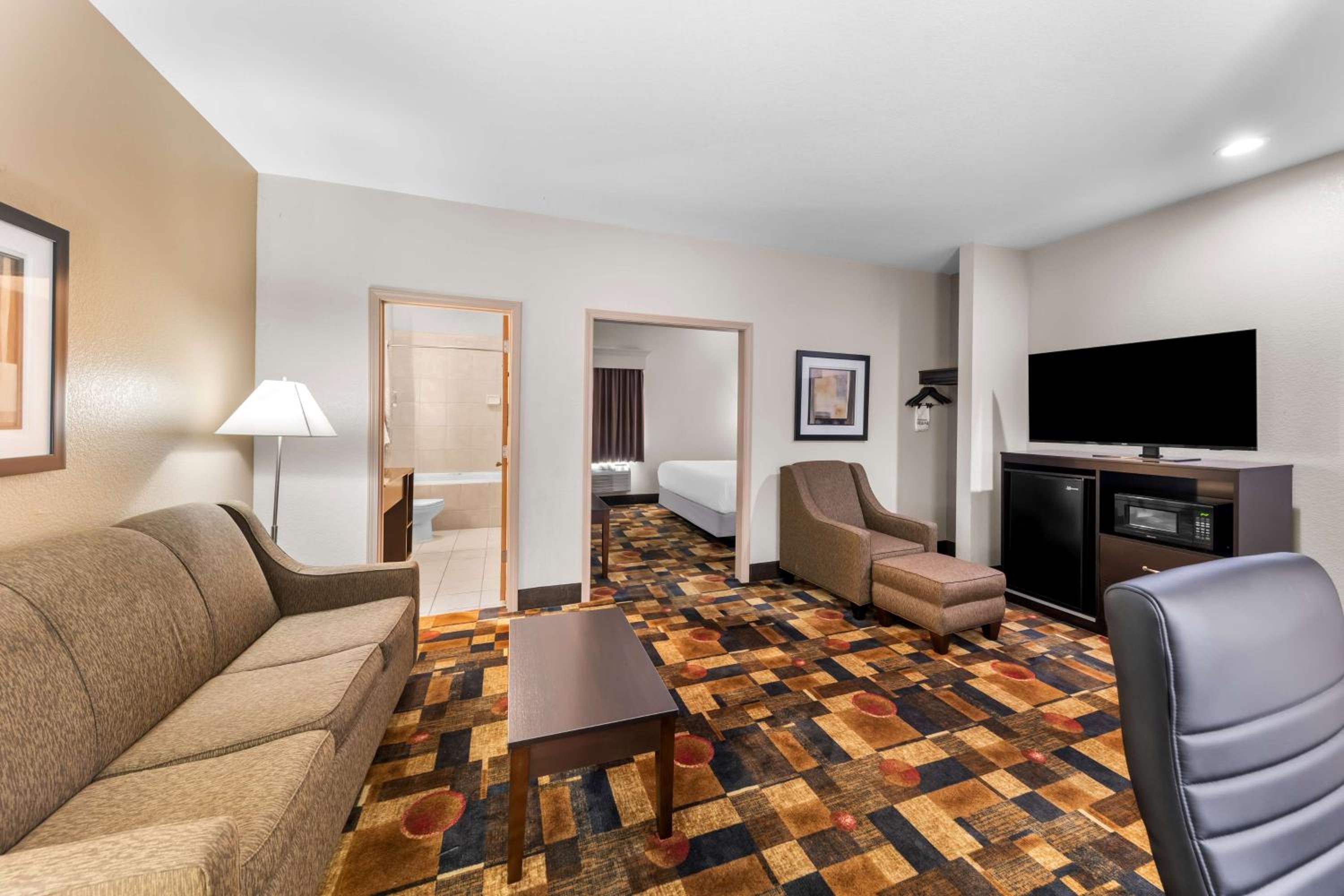 King Suite with Sofa Bed - Non-Smoking