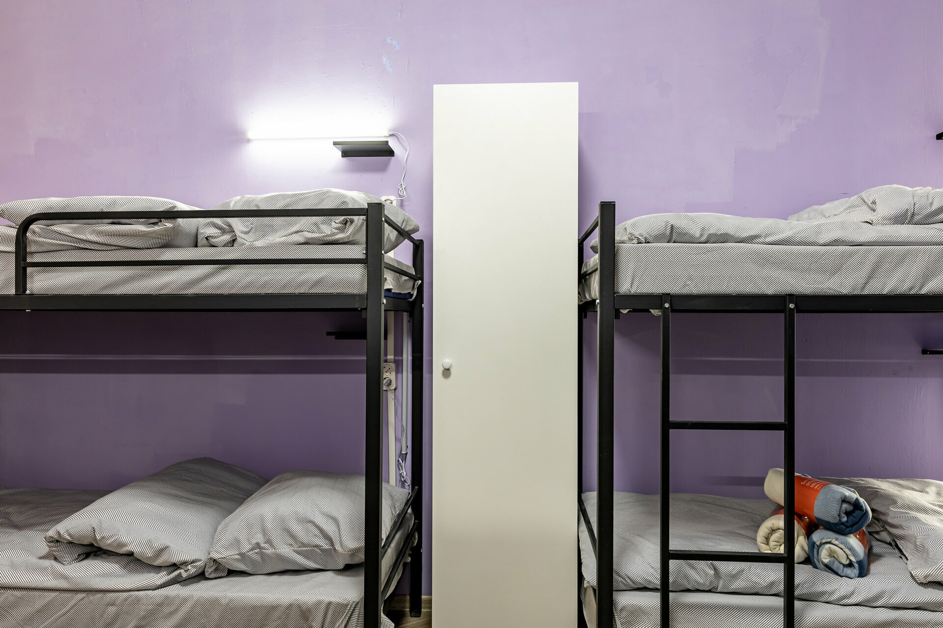 Кровать в общем 8-местном номере