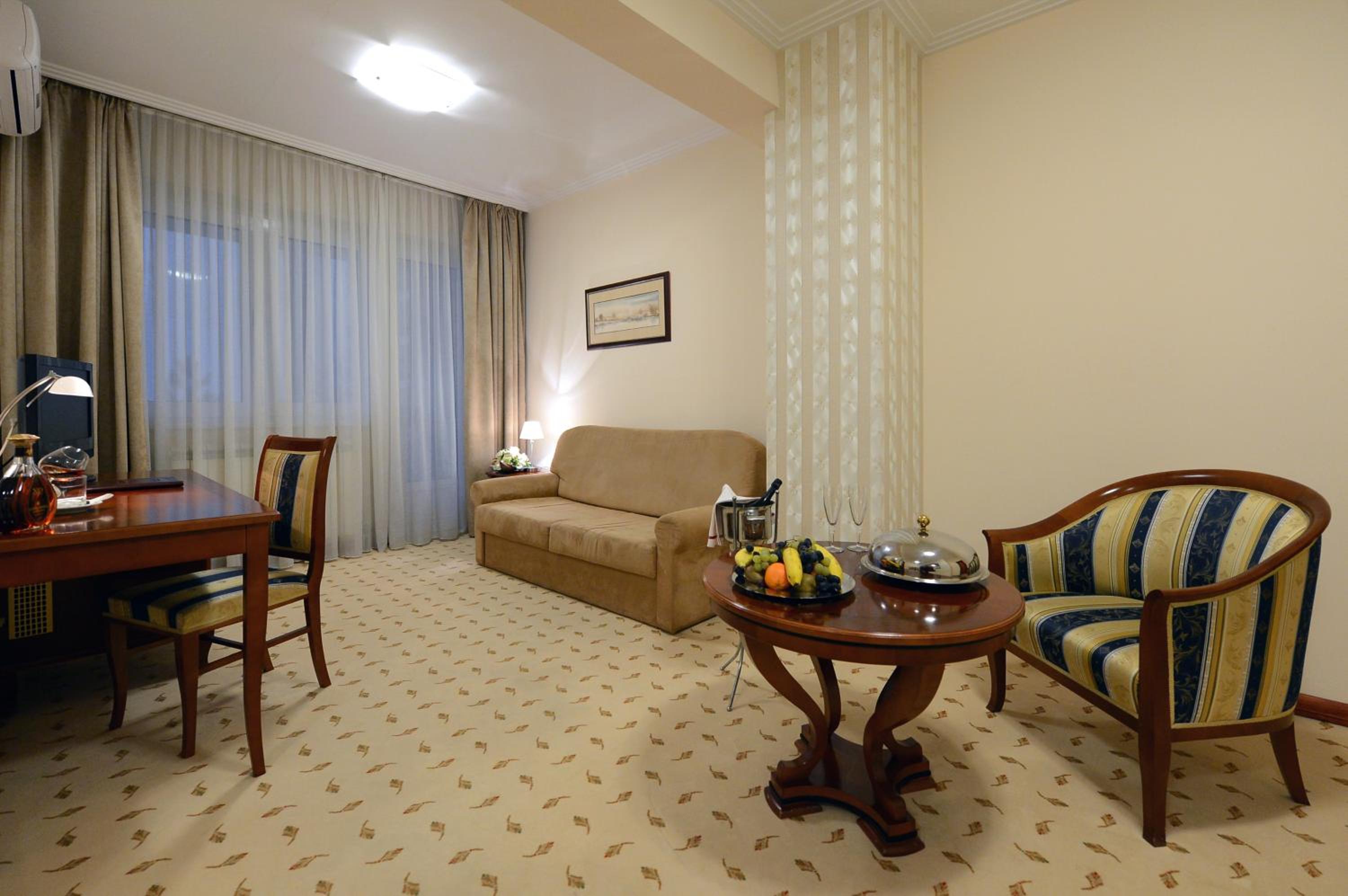 Two-Bedroom Suite  with Free Parking