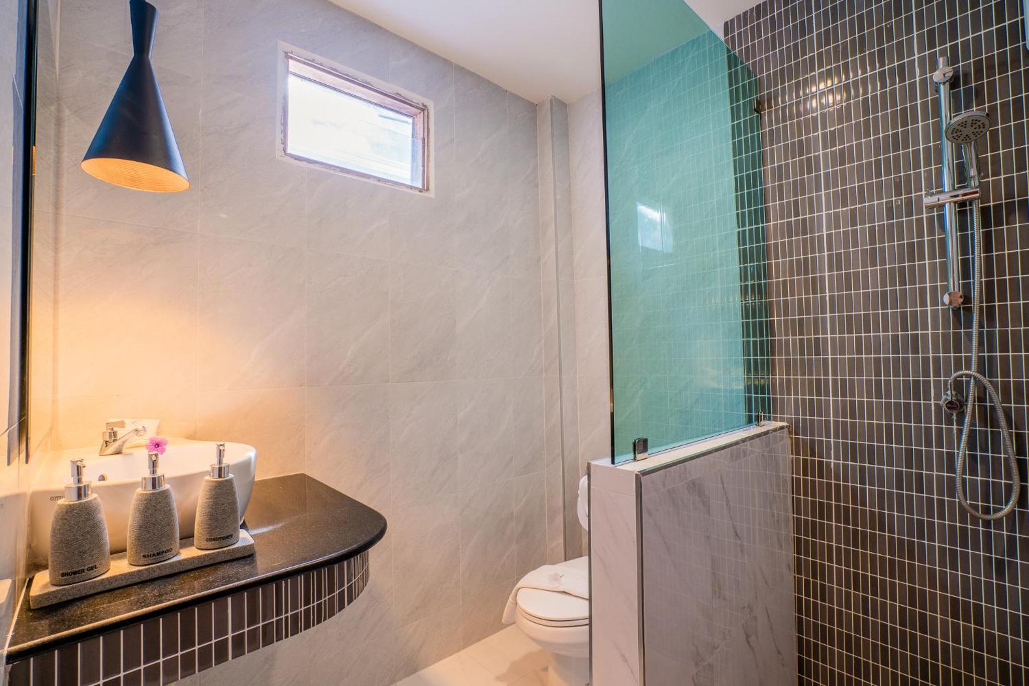 Deluxe Twin Bungalow- Newly Renovated