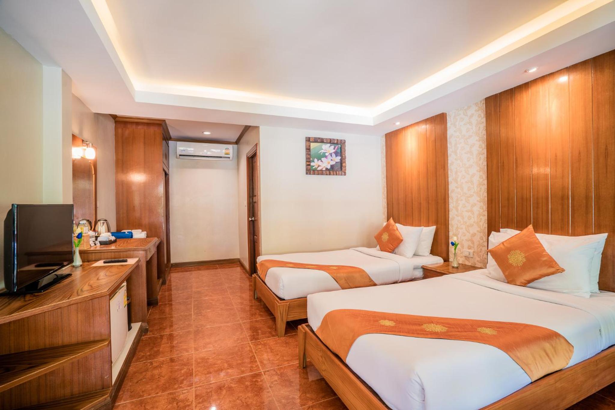 Deluxe Twin Bungalow- Newly Renovated