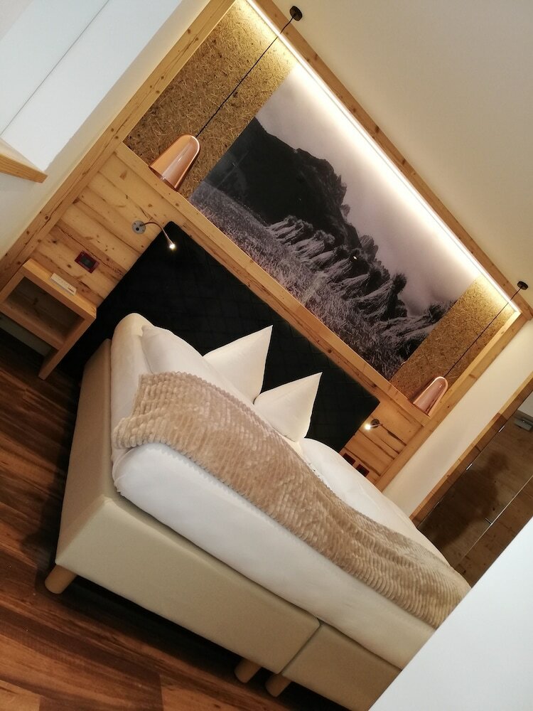 Junior Double or Twin Room, Non Smoking, Garden View