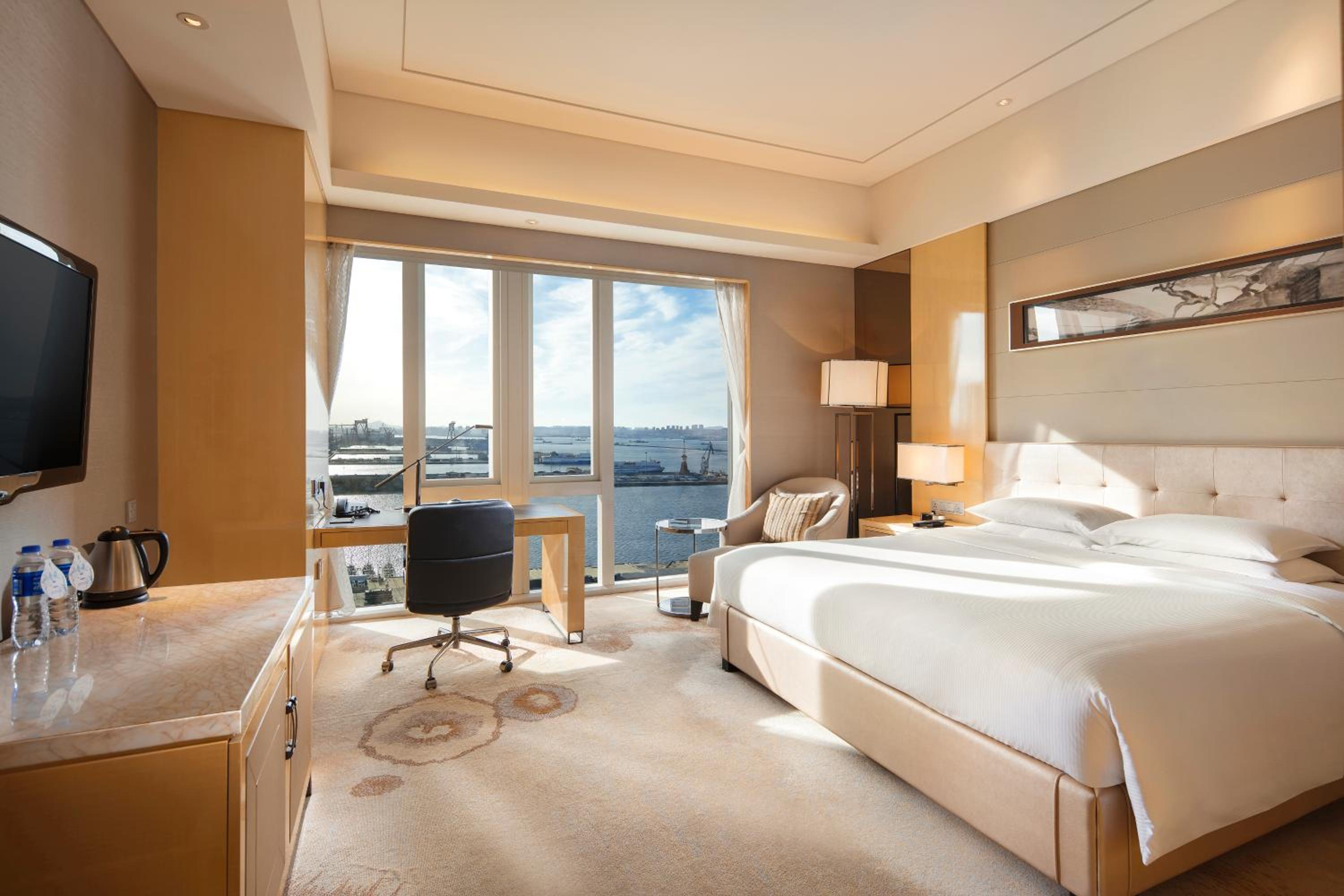 Executive King Room with Harbor View