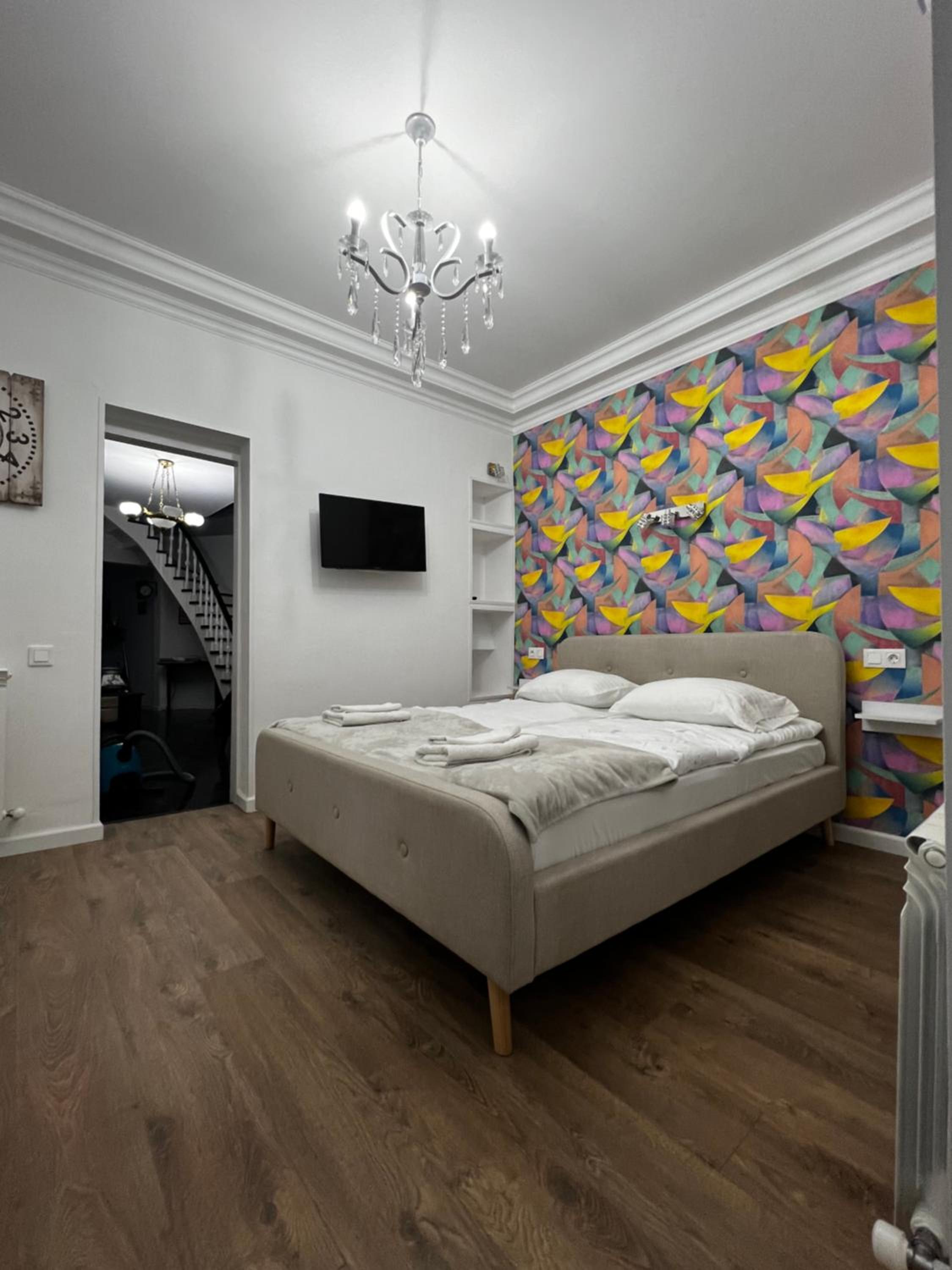 Deluxe One-Bedroom Apartment