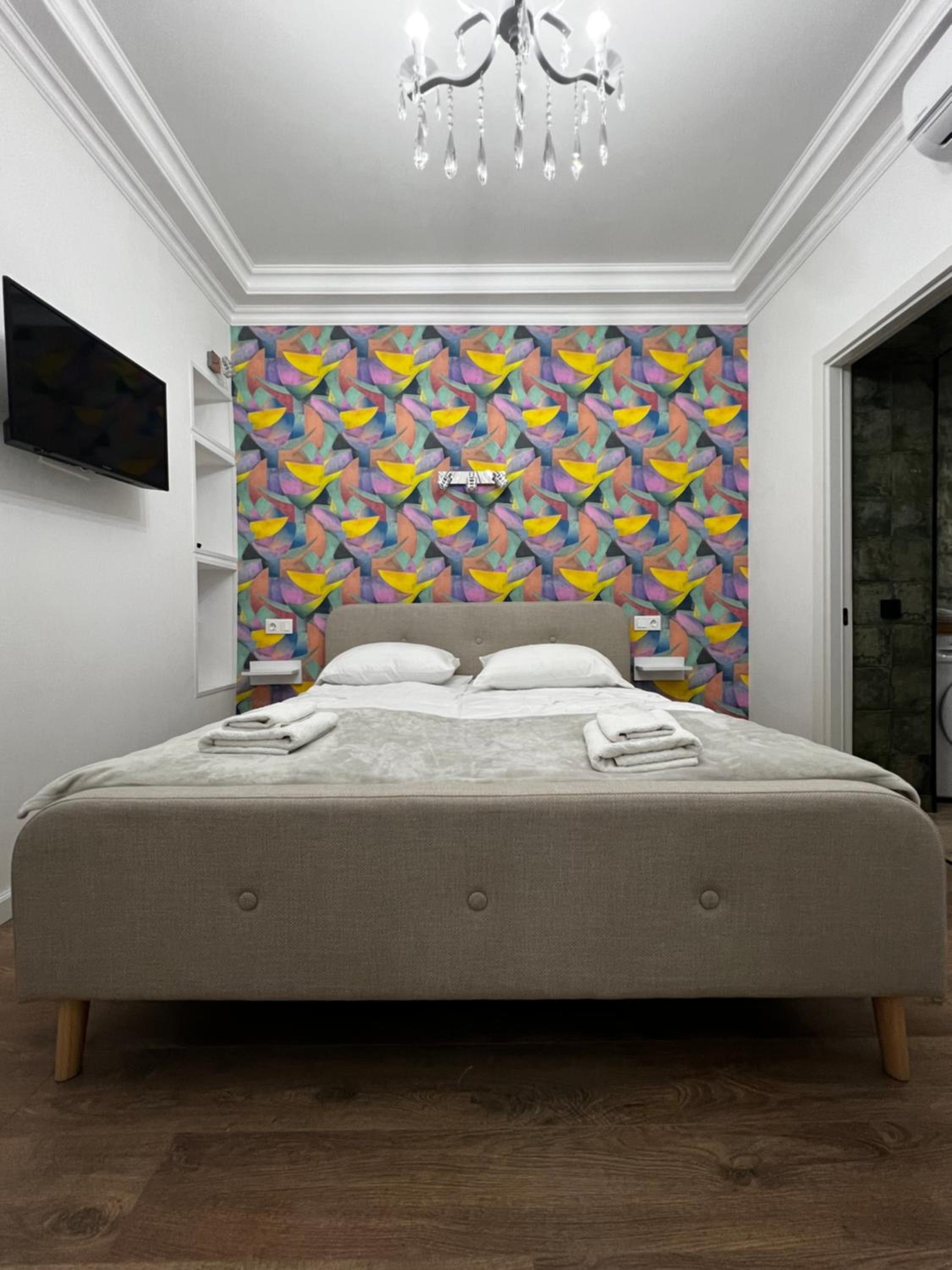 Deluxe One-Bedroom Apartment