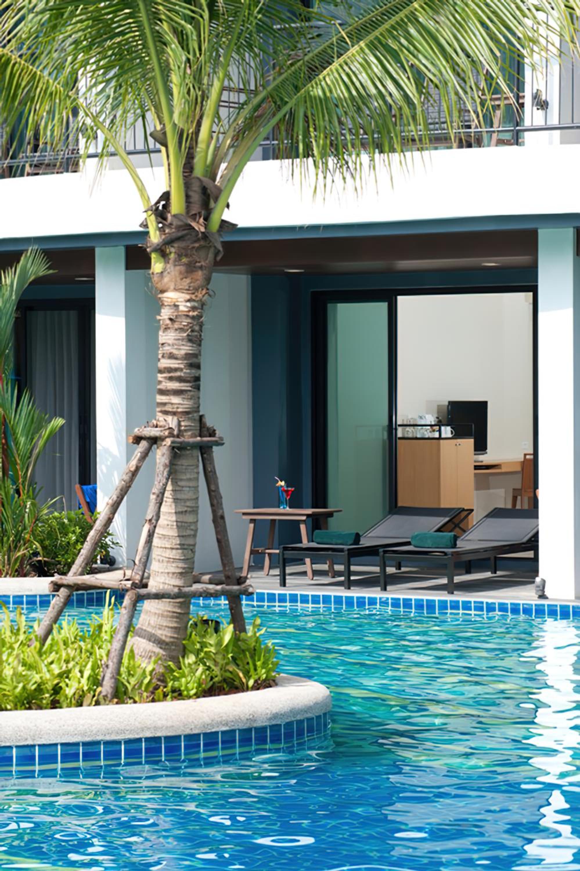 Family Pool Access Room