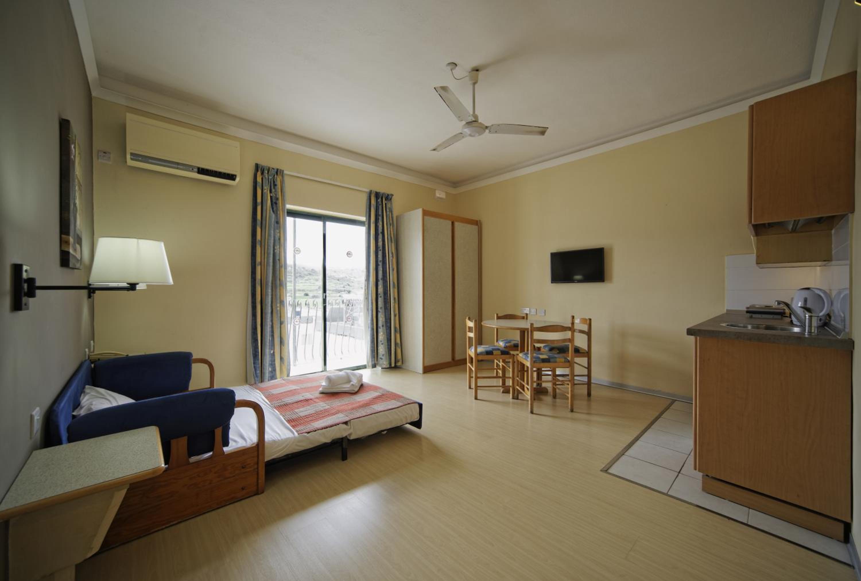 One-Bedroom Apartment (4 Adults)