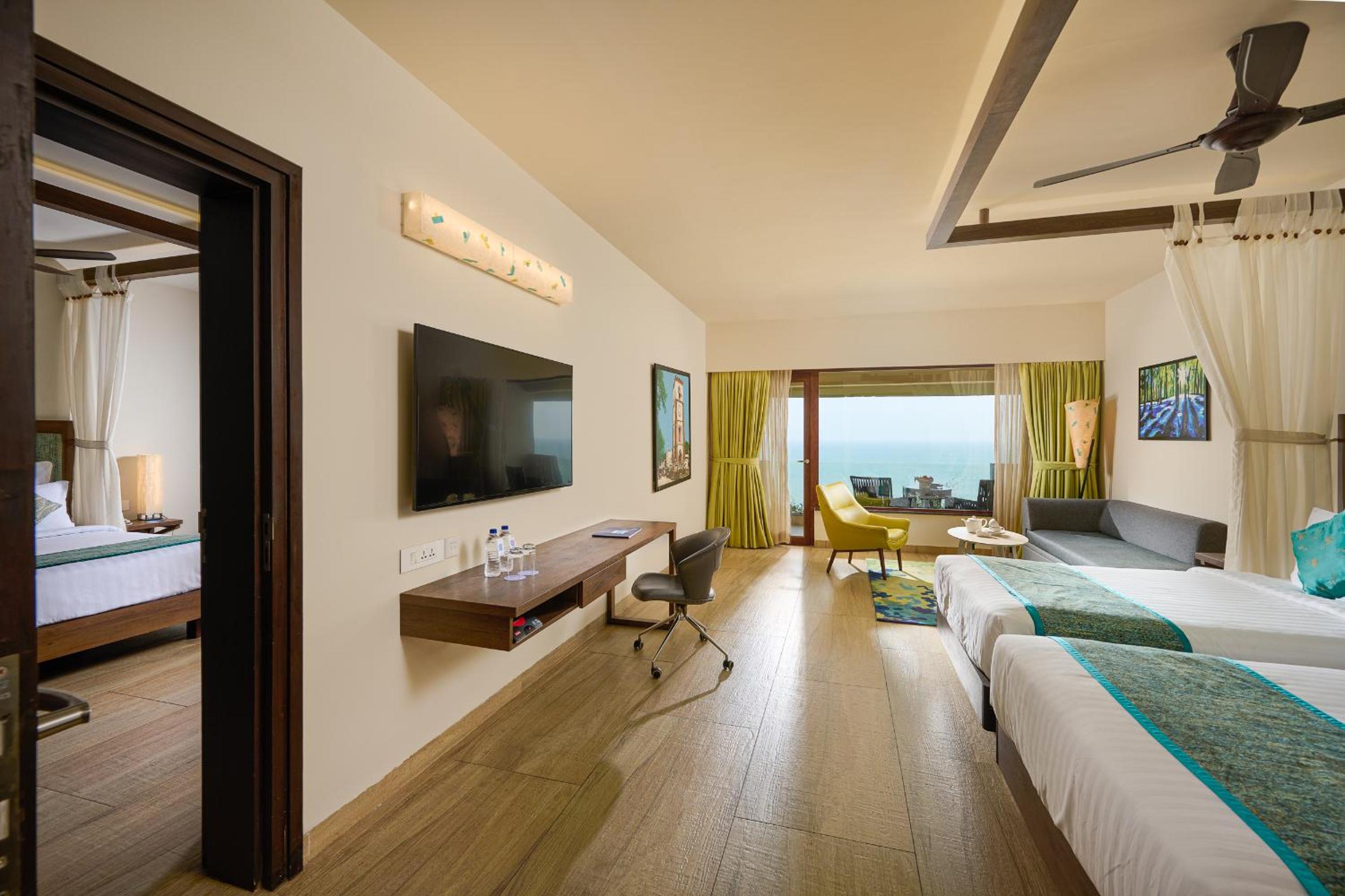 Deluxe Double Room with Balcony - Oceanfront