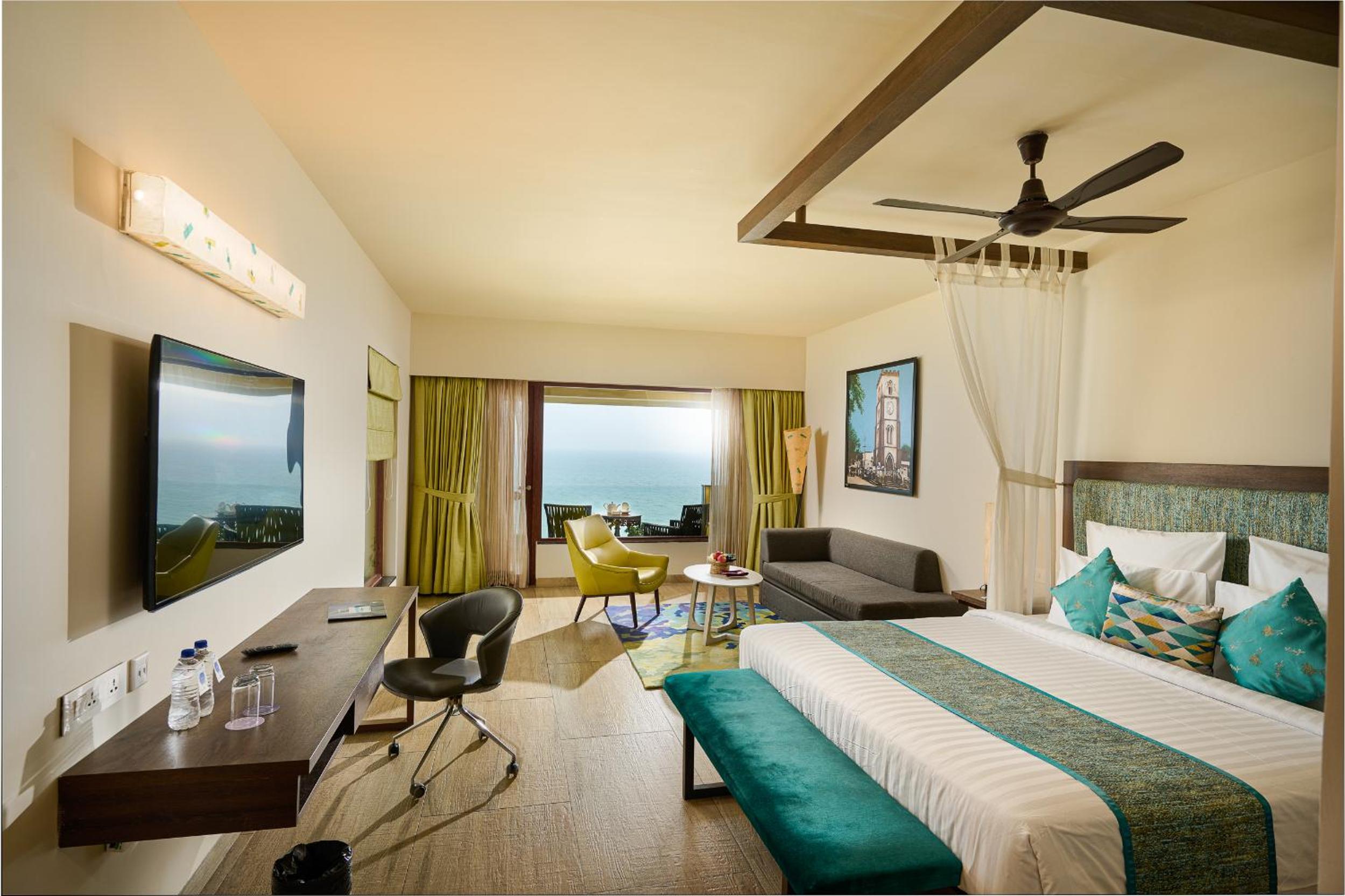 Deluxe Double Room with Balcony - Oceanfront