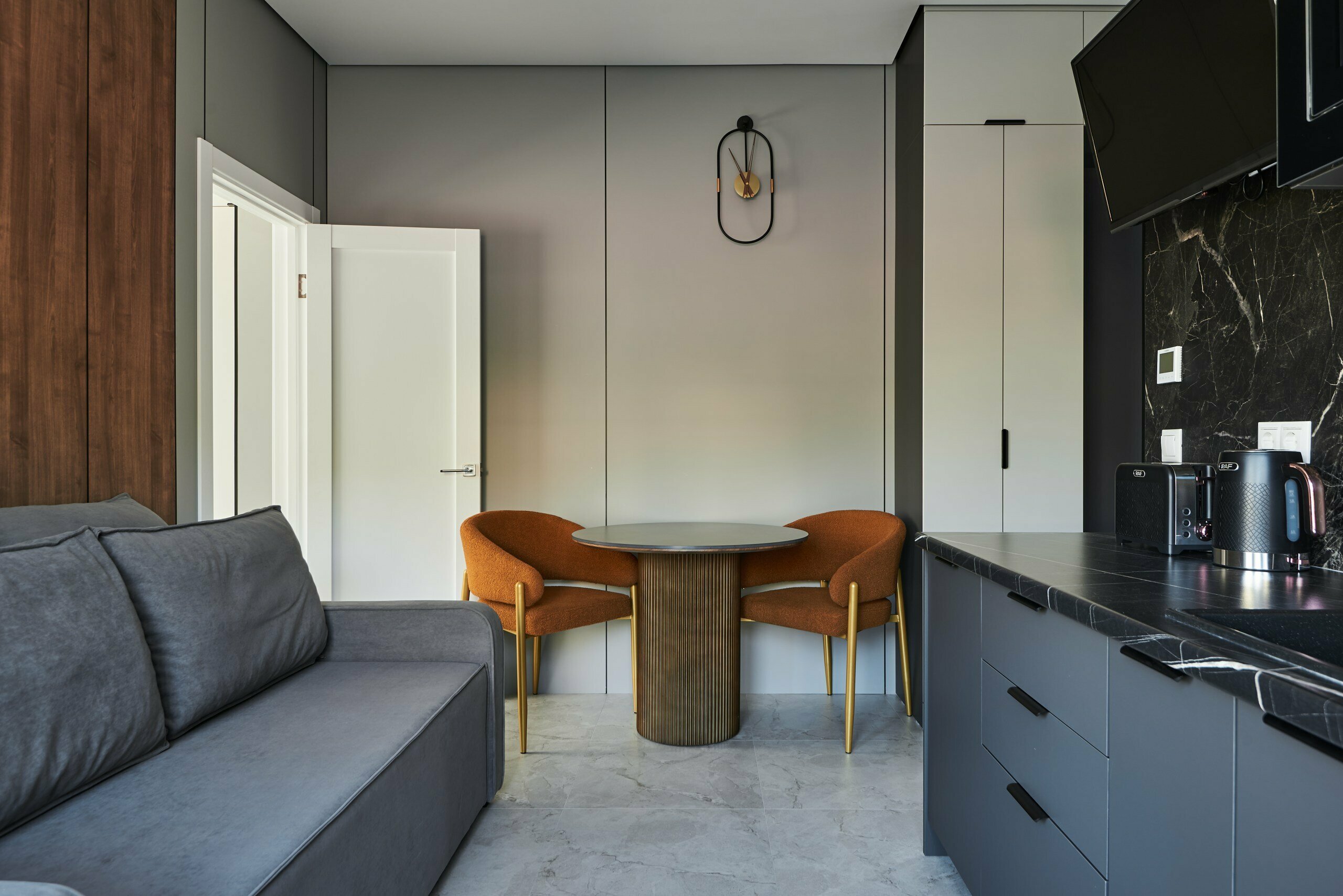 Люкс с видом на бассейн