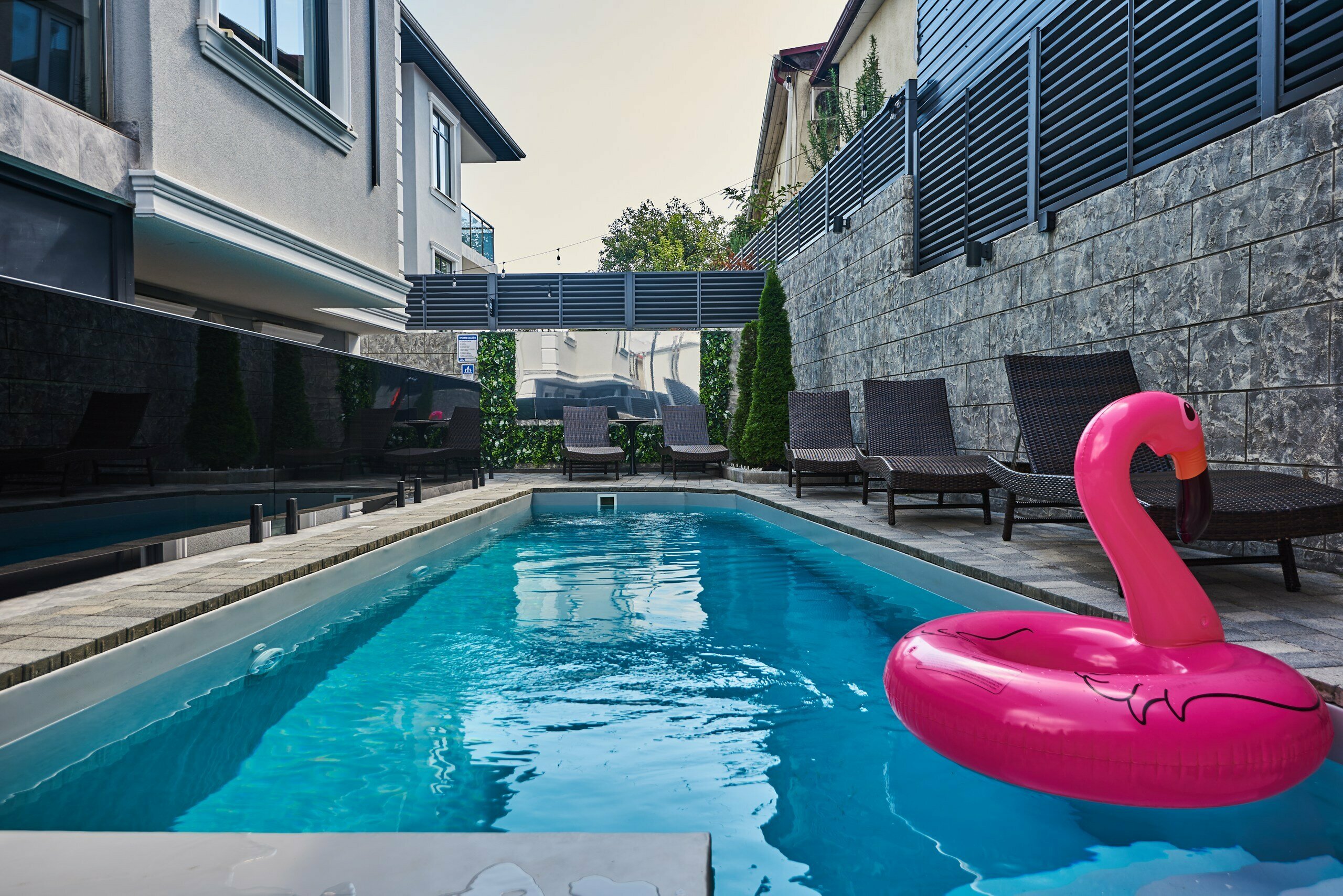 Апартаменты с подогреваемым бассейном