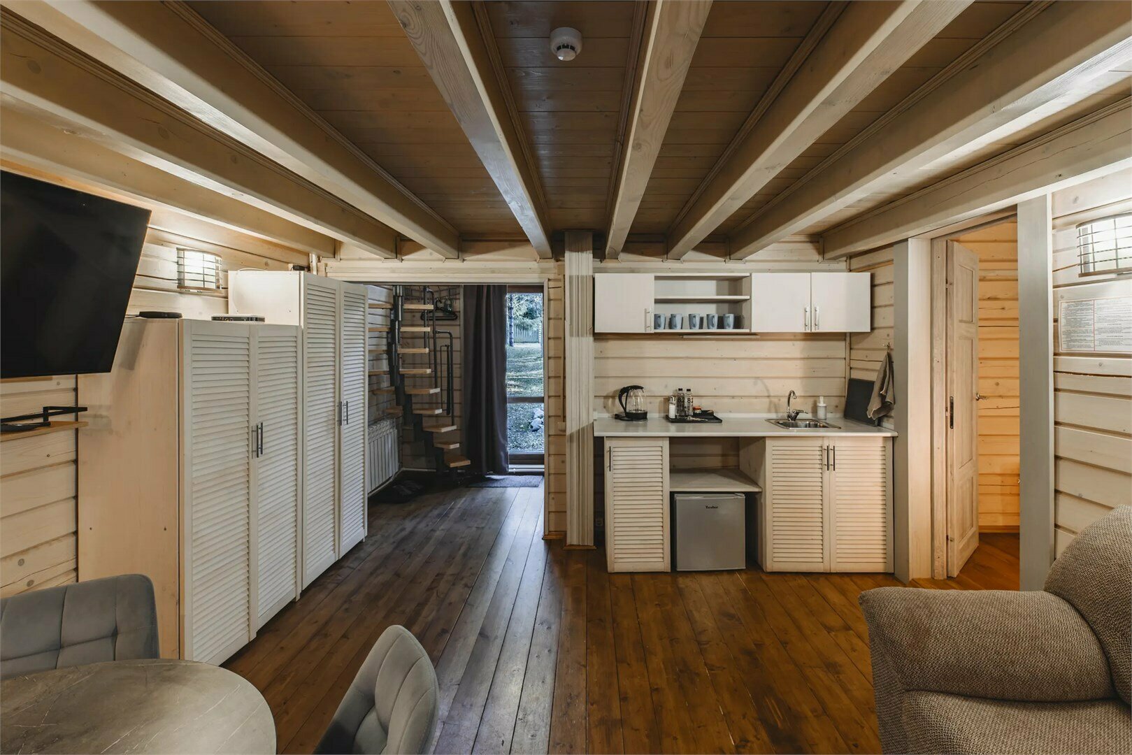 Коттедж с балконом